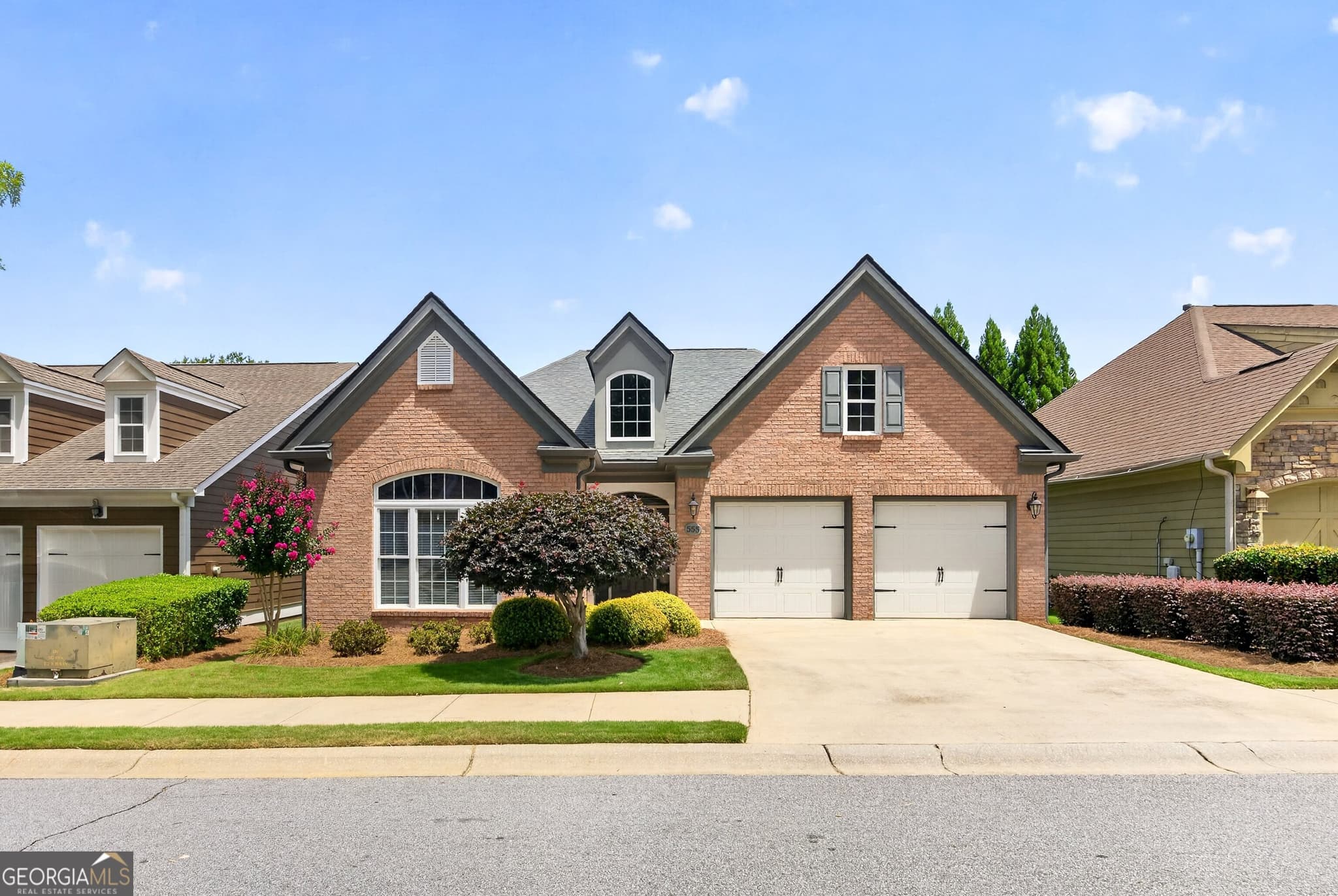 2 bedroom, 2 bathroom, 2,142 sq ft single family residence for sale at 555 Grand Teton Circle, Fayetteville, GA 30215 — photo 2