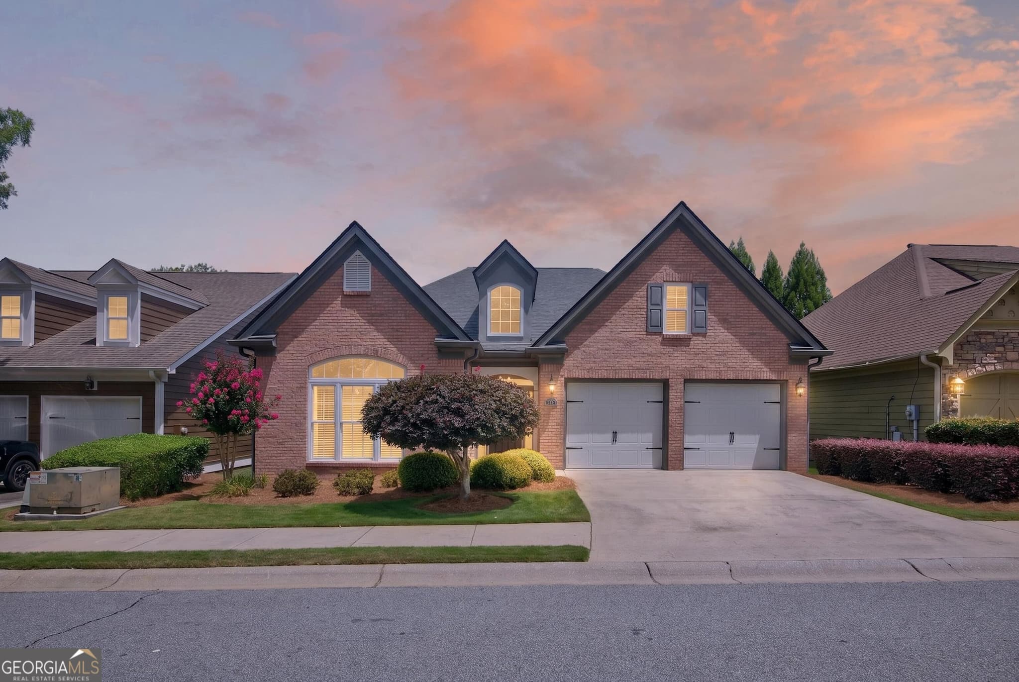 2 bedroom, 2 bathroom, 2,142 sq ft single family residence for sale at 555 Grand Teton Circle, Fayetteville, GA 30215 — photo 1 of 38