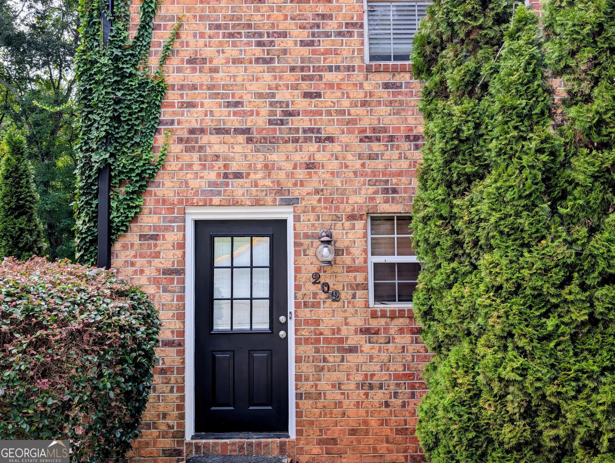 2 bedroom, 2 bathroom, 1,088 sq ft townhouse for sale at 202 Sleepy Creek Drive, Athens, GA 30606 — photo 1 of 21