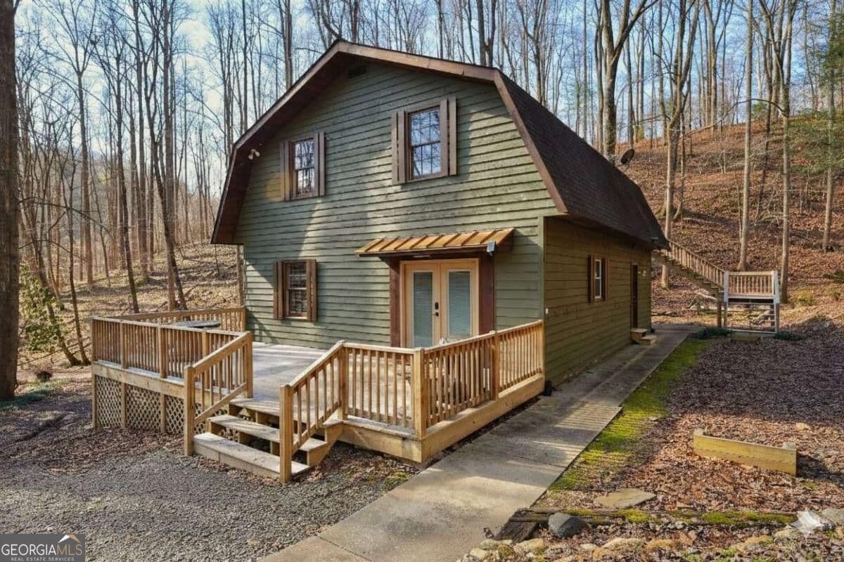 4 bedroom, 2 bathroom, 1,512 sq ft cabin,single family residence for sale at 172 Sweetwater Road, Blue Ridge, GA 30513 — photo 4
