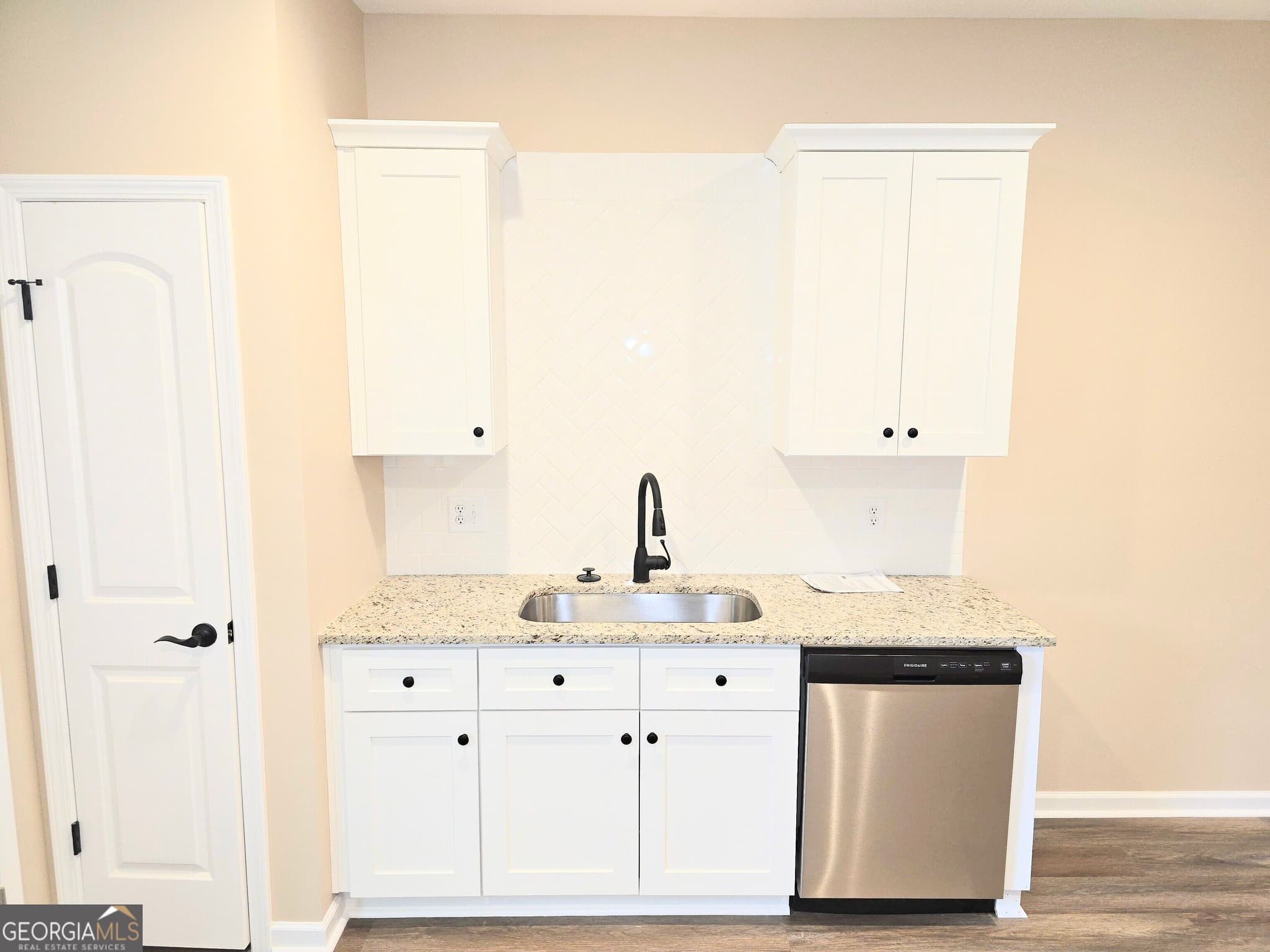 3 bedroom, 2 bathroom, 1,230 sq ft single family residence for sale at 292 Ella Court, Columbus, GA 31907 — photo 3