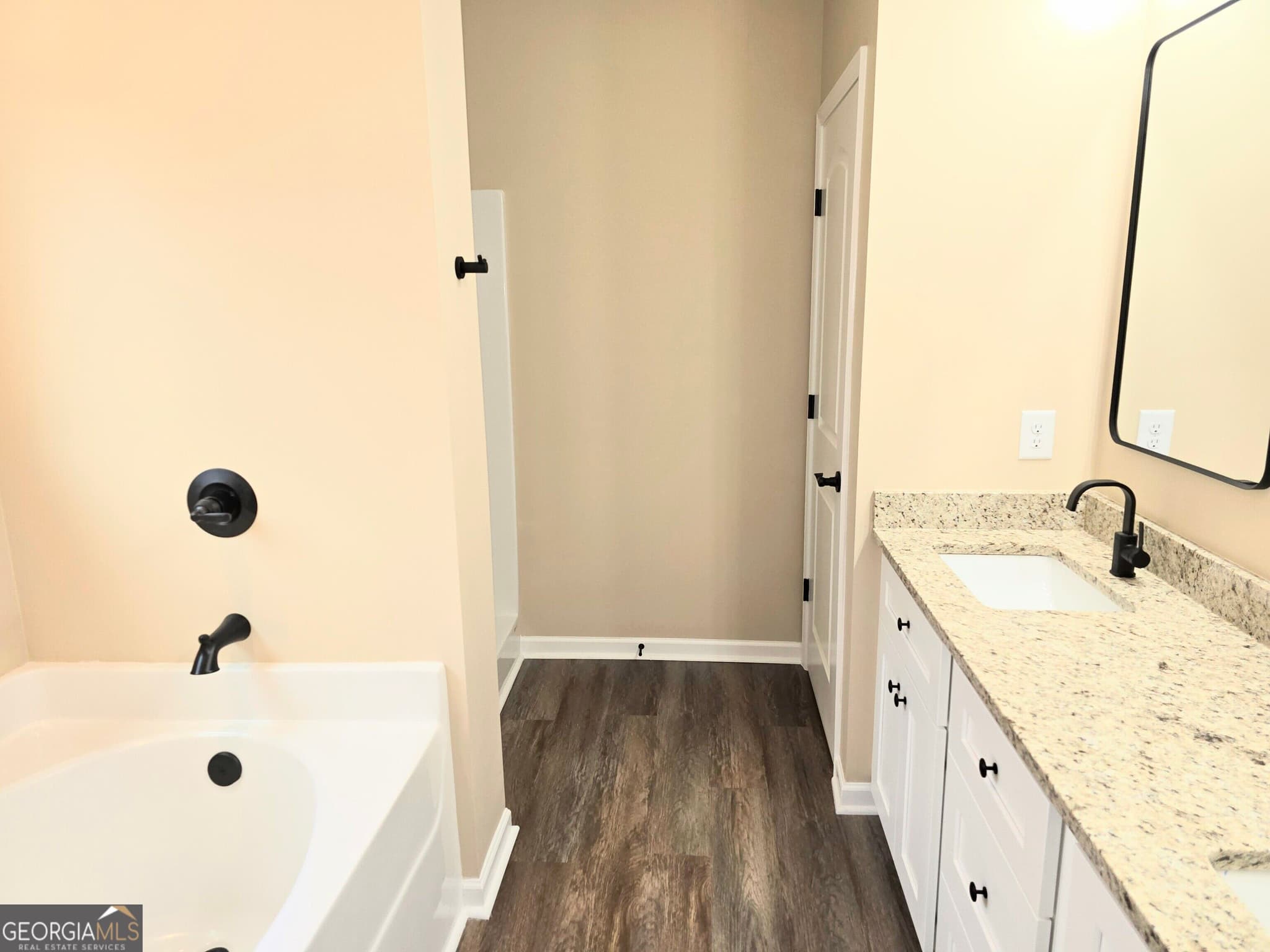 3 bedroom, 2 bathroom, 1,230 sq ft single family residence for sale at 292 Ella Court, Columbus, GA 31907 — photo 5