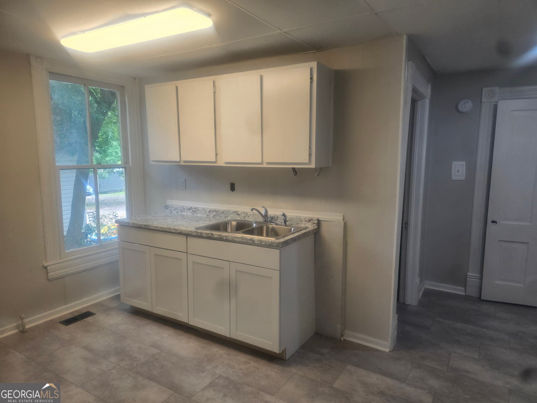 2 bedroom, 2 bathroom, 1,224 sq ft single family residence for sale at 702 N Franklin Street, Dublin, GA 31021 — photo 5