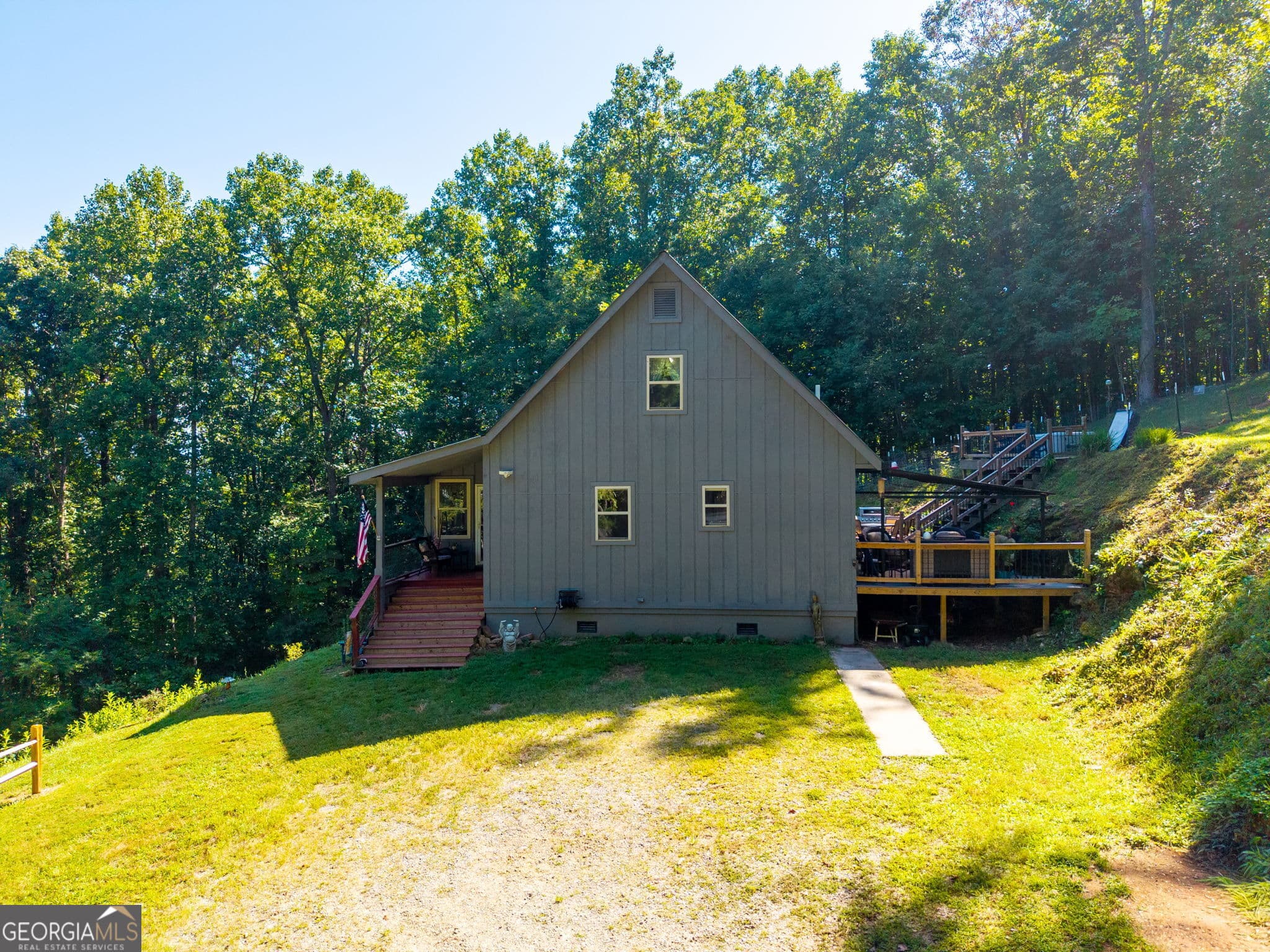 2 bedroom, 2 bathroom single family residence under contract at 566 Old Cherry Mountain Trail, Hayesville, NC 28904 — photo 3