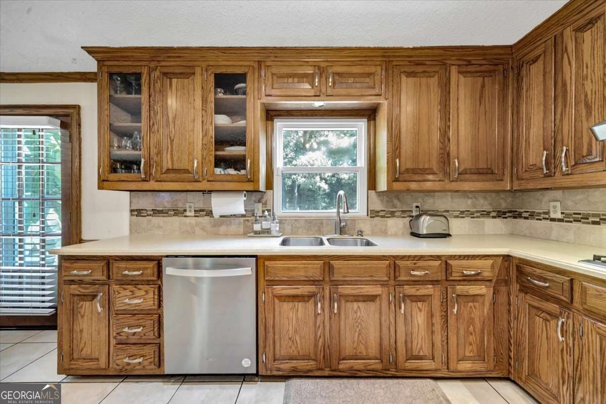5 bedroom, 4.5 bathroom, 4,293 sq ft single family residence for sale at 3024 Ravenwolfe Way, Snellville, GA 30039 — photo 10