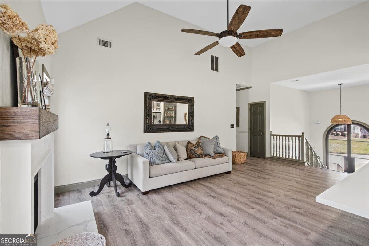 4 bedroom, 3 bathroom, 2,406 sq ft single family residence for sale at 136 Huntcliff Trail, Ellenwood, GA 30294 — photo 5