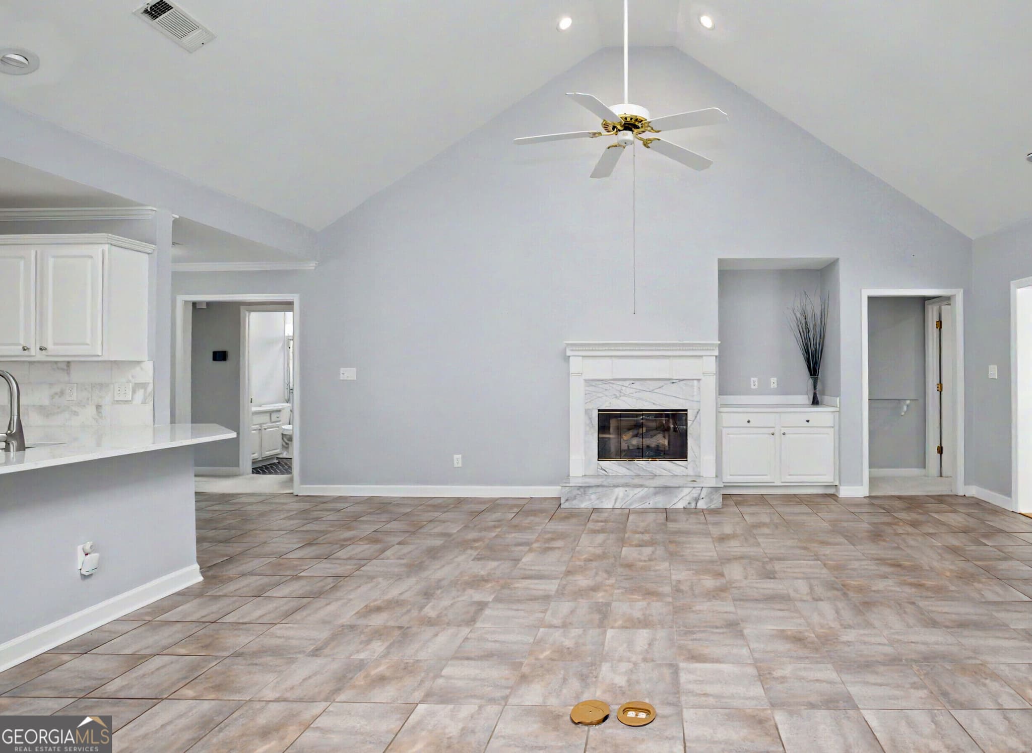 4 bedroom, 2 bathroom, 2,200 sq ft single family residence for sale at 255 Fairway Court, Newnan, GA 30265 — photo 6