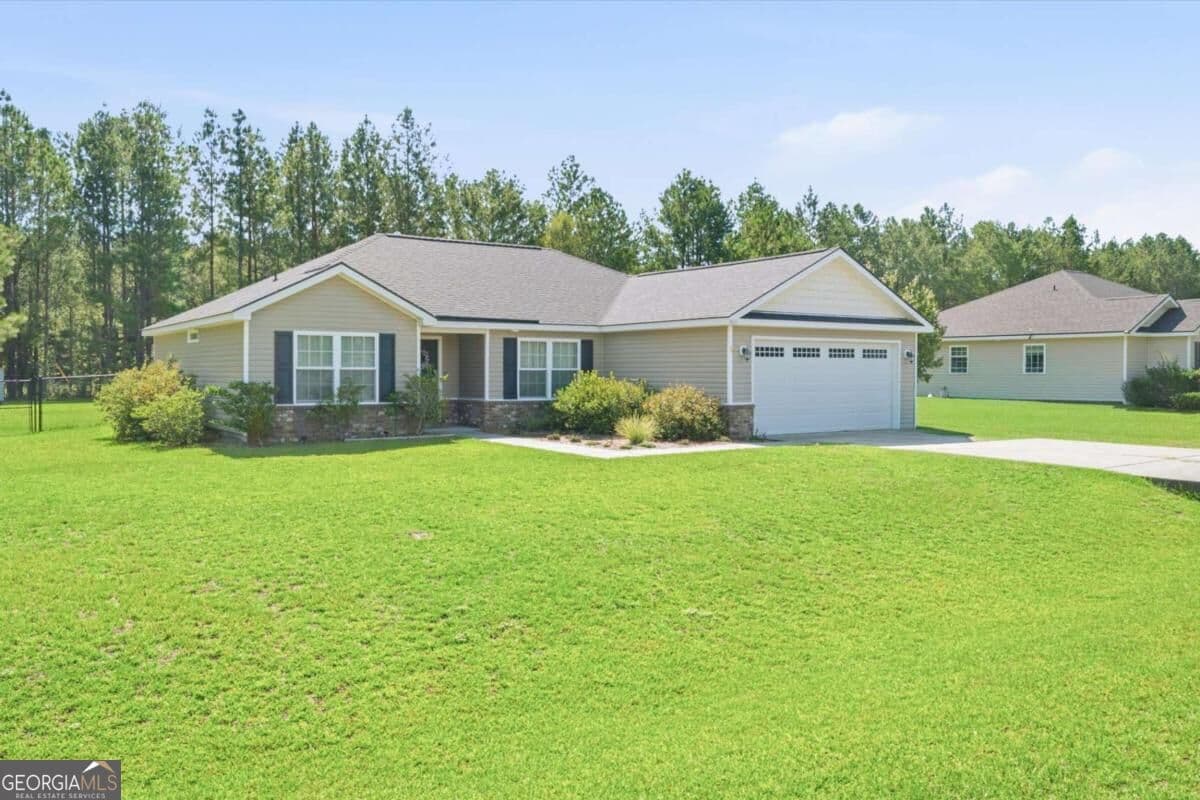 3 bedroom, 2 bathroom single family residence for sale at 460 Abigail Circle, Ellabell, GA 31308 — photo 2