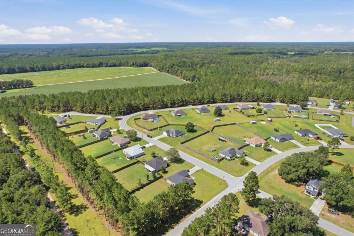 3 bedroom, 2 bathroom single family residence for sale at 460 Abigail Circle, Ellabell, GA 31308 — photo 3