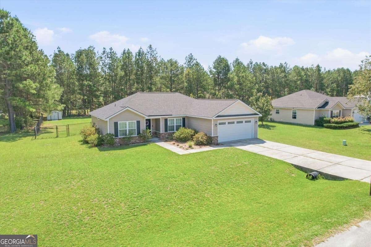 3 bedroom, 2 bathroom single family residence for sale at 460 Abigail Circle, Ellabell, GA 31308 — photo 4