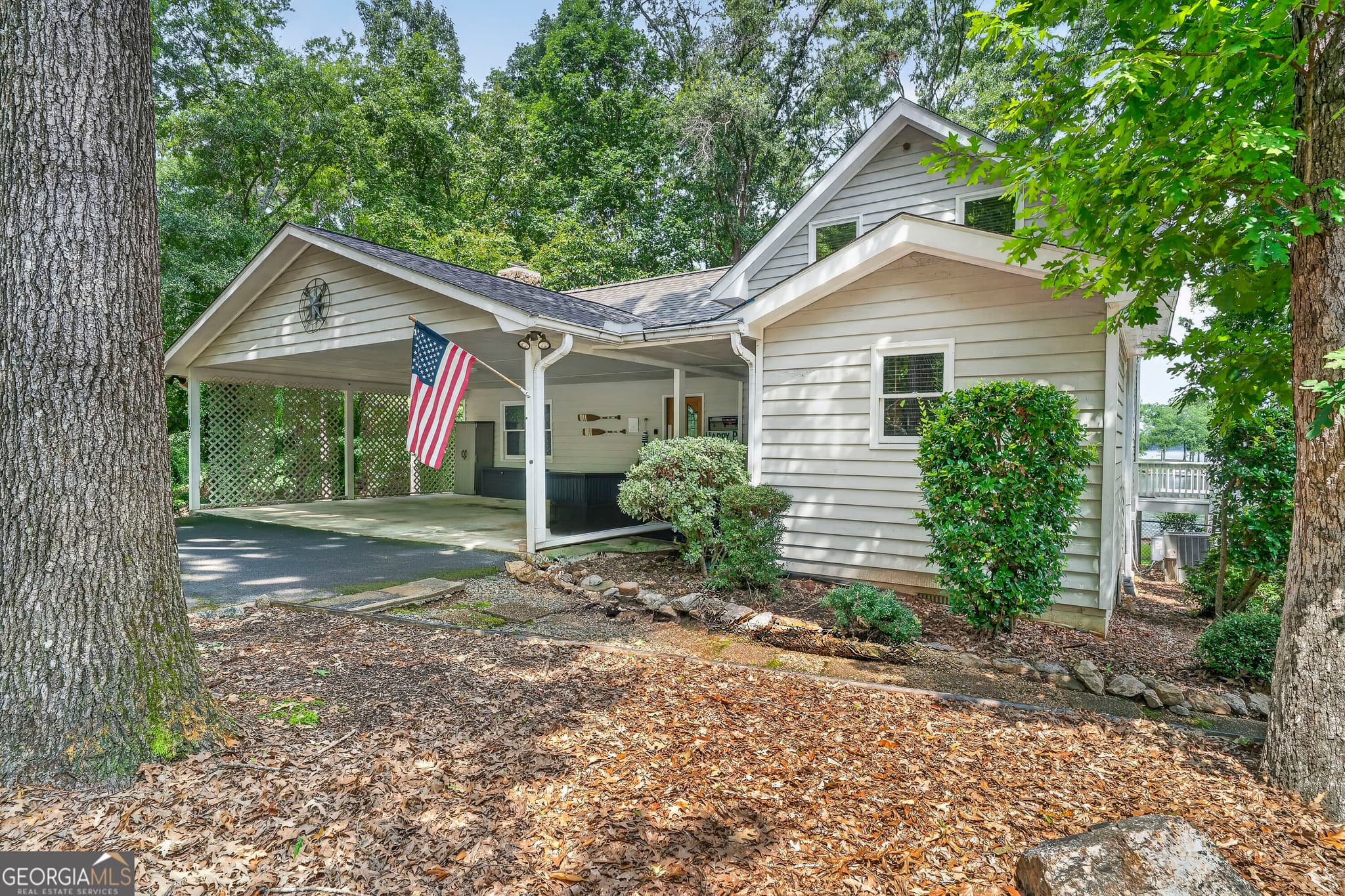 4 bedroom, 4 bathroom, 3,016 sq ft single family residence for sale at 105 Horseshoe Court, Eatonton, GA 31024 — photo 4