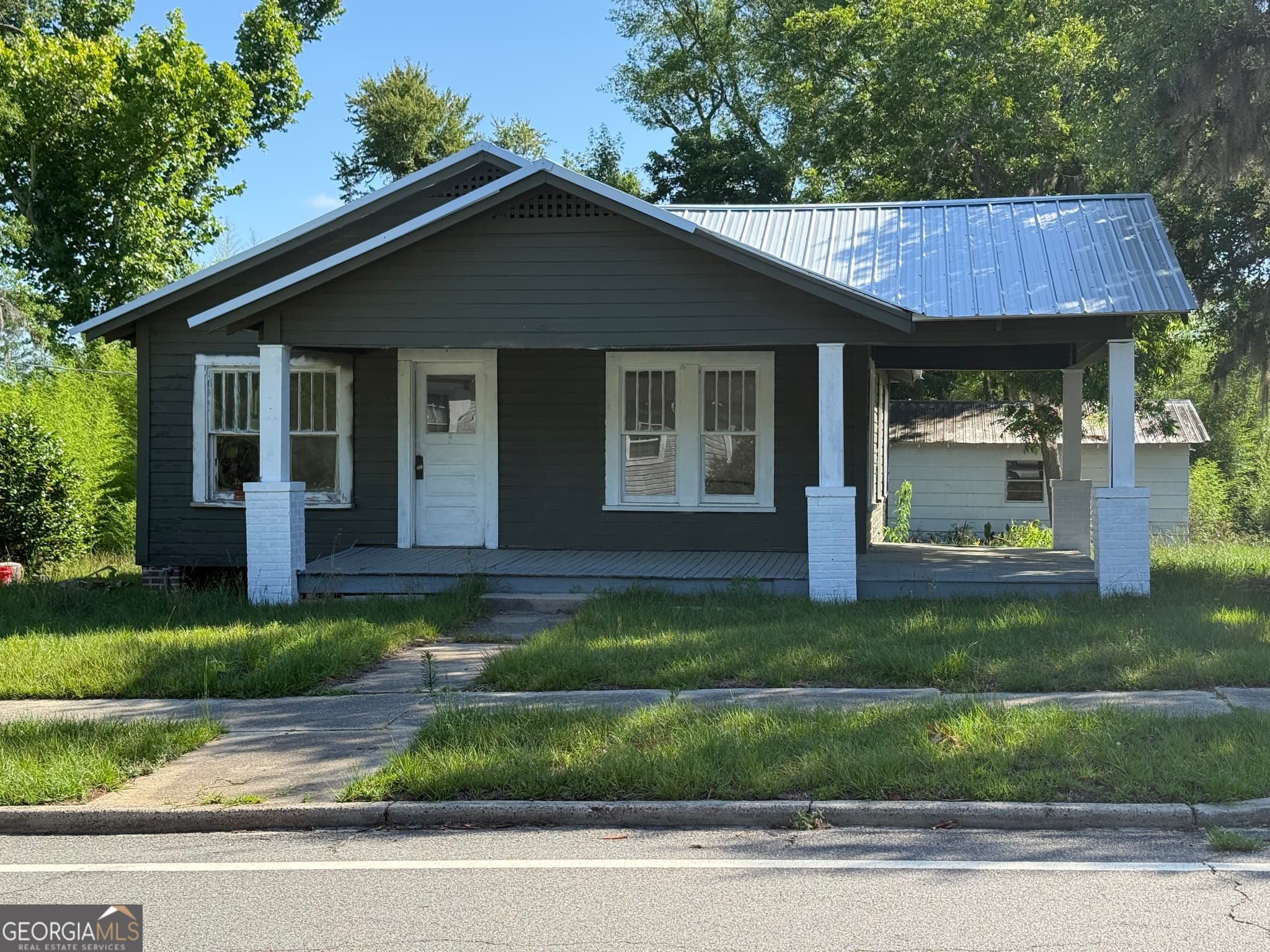 3 bedroom, 1 bathroom, 936 sq ft single family residence for sale at 314 E Louisiana Avenue, Soperton, GA 30457