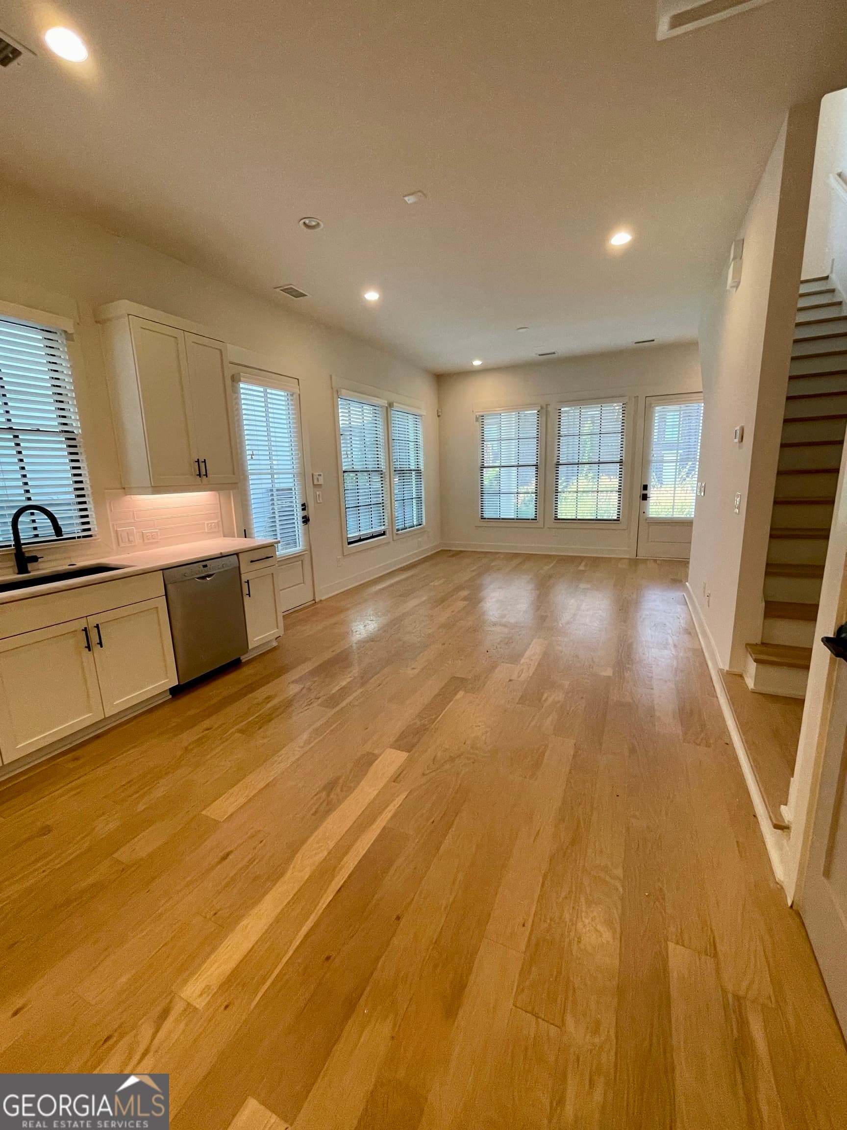 2 bedroom, 2 bathroom, 1,458 sq ft single family residence for sale at 165 Kelmscott Lane, Fayetteville, GA 30214 — photo 3