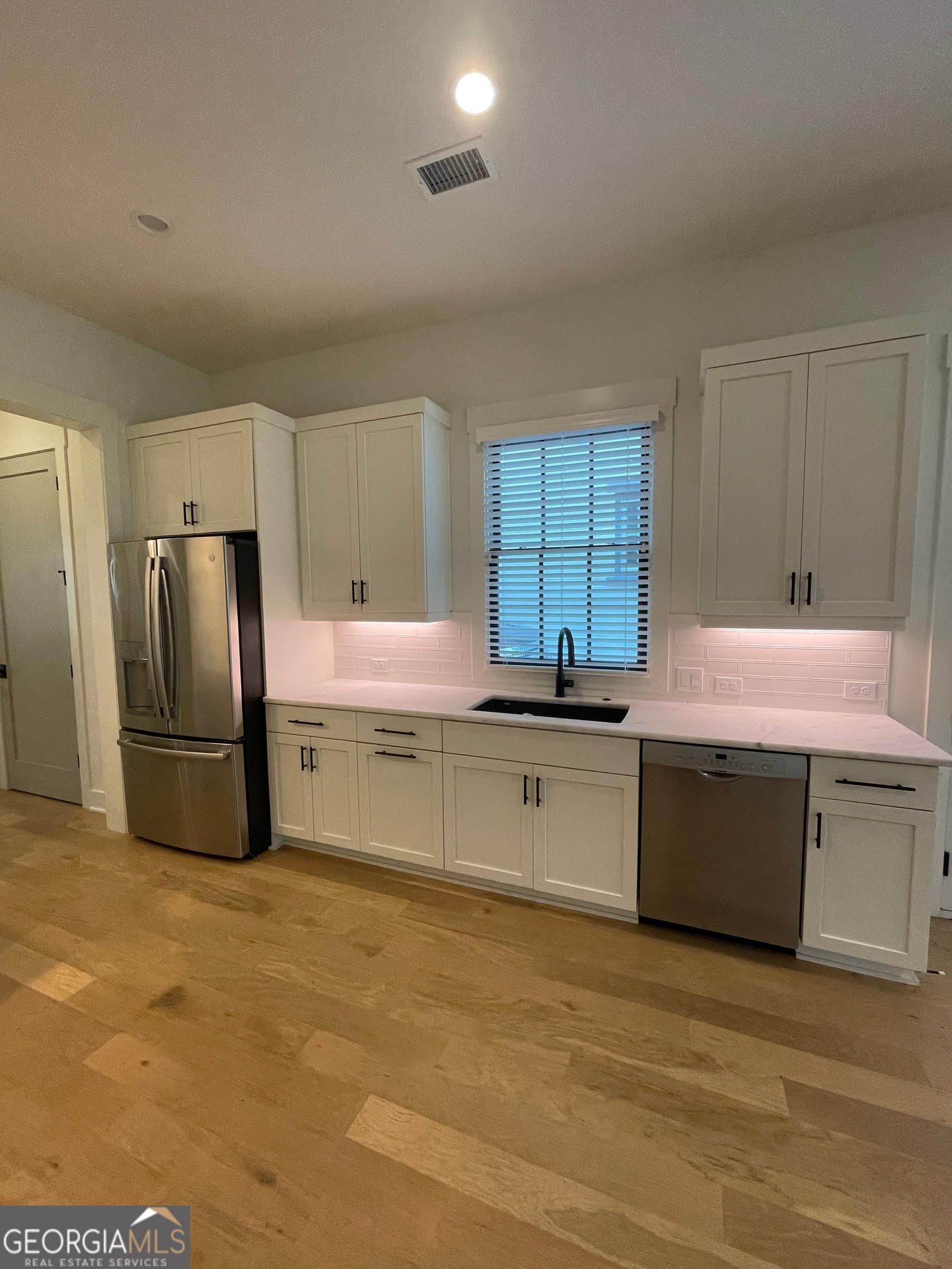 2 bedroom, 2 bathroom, 1,458 sq ft single family residence for sale at 165 Kelmscott Lane, Fayetteville, GA 30214 — photo 5