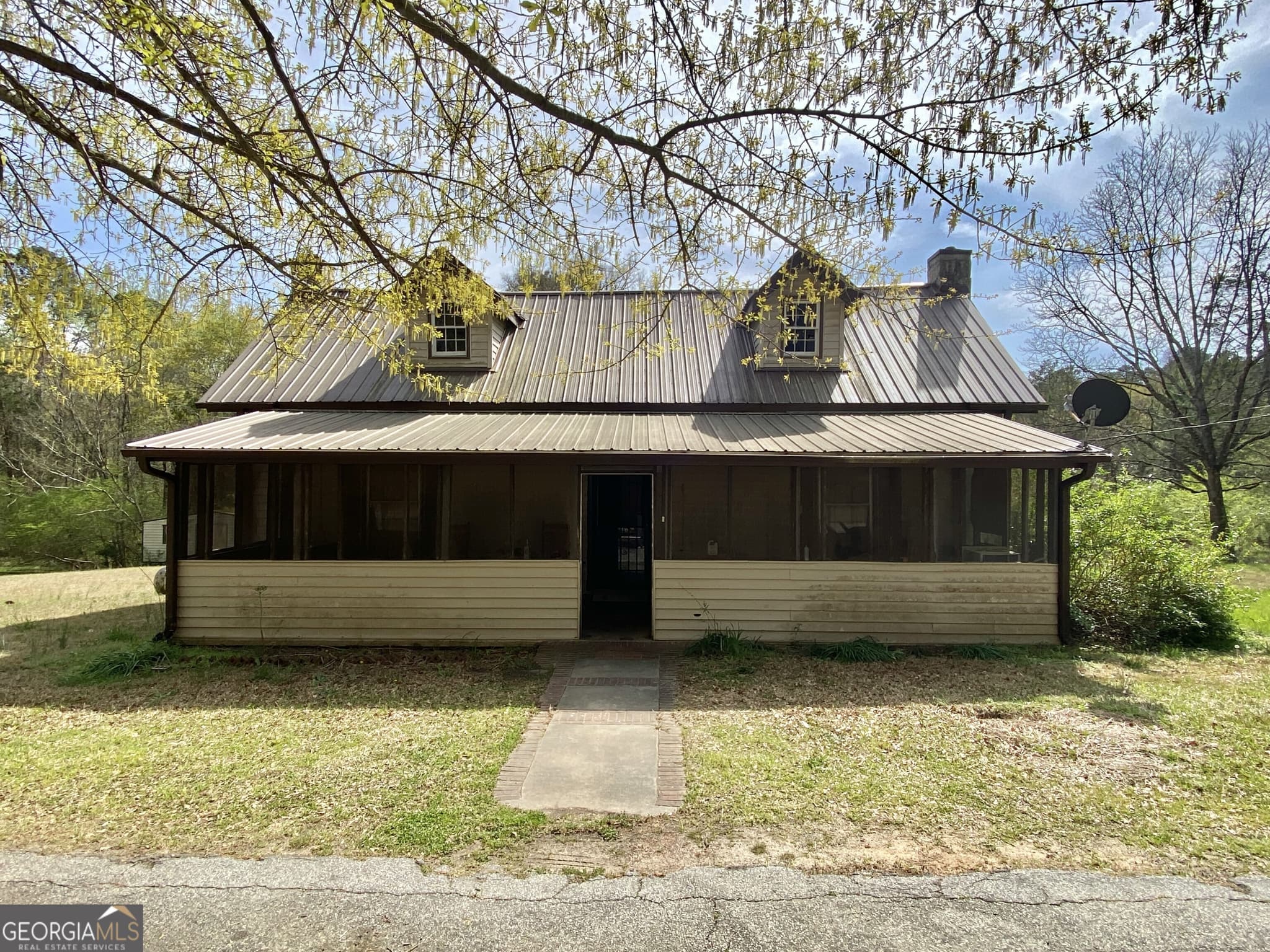 2 bedroom, 1 bathroom, 1,440 sq ft single family residence for sale at 2950 Miller Bottom Road, Conyers, GA 30012