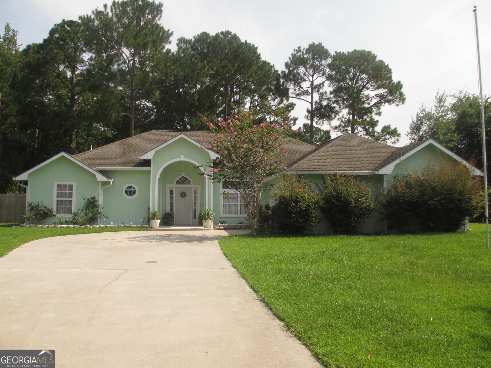 4 bedroom, 2 bathroom, 2,089 sq ft single family residence for sale at 108 Hibiscus Court, Kingsland, GA 31548 — photo 2