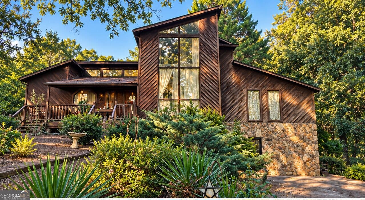 3 bedroom, 2 bathroom, 2,405 sq ft single family residence for sale at 198 Evergreen Road, Canton, GA 30114 — photo 1 of 23