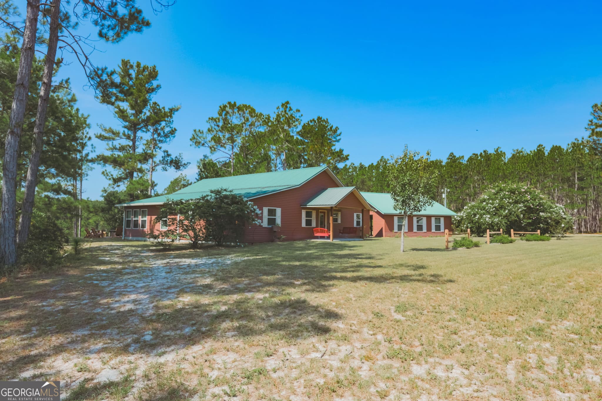 3 bedroom, 2 bathroom, 2,392 sq ft single family residence for sale at 3733 Oak Hill Road, Blackshear, GA 31516 — photo 2