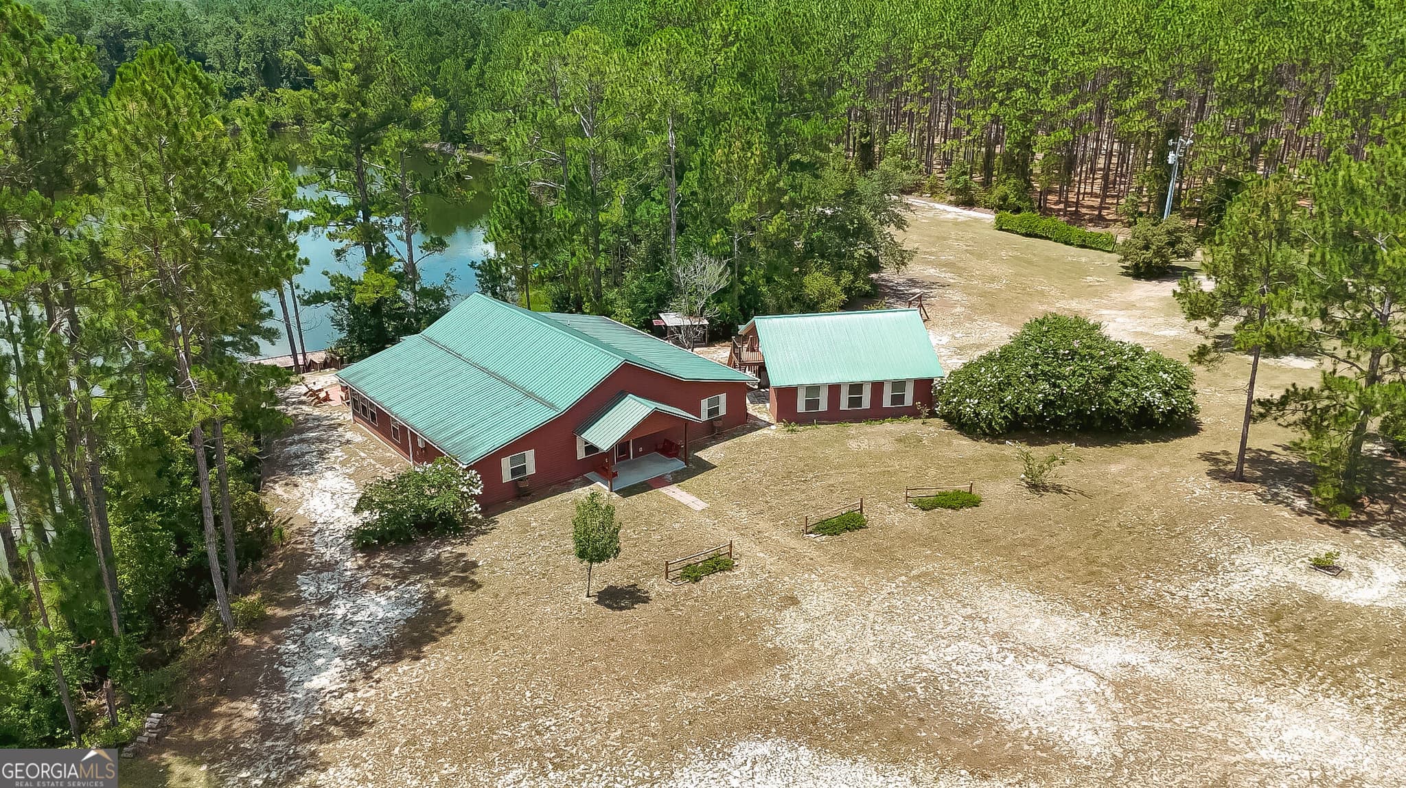3 bedroom, 2 bathroom, 2,392 sq ft single family residence for sale at 3733 Oak Hill Road, Blackshear, GA 31516 — photo 5