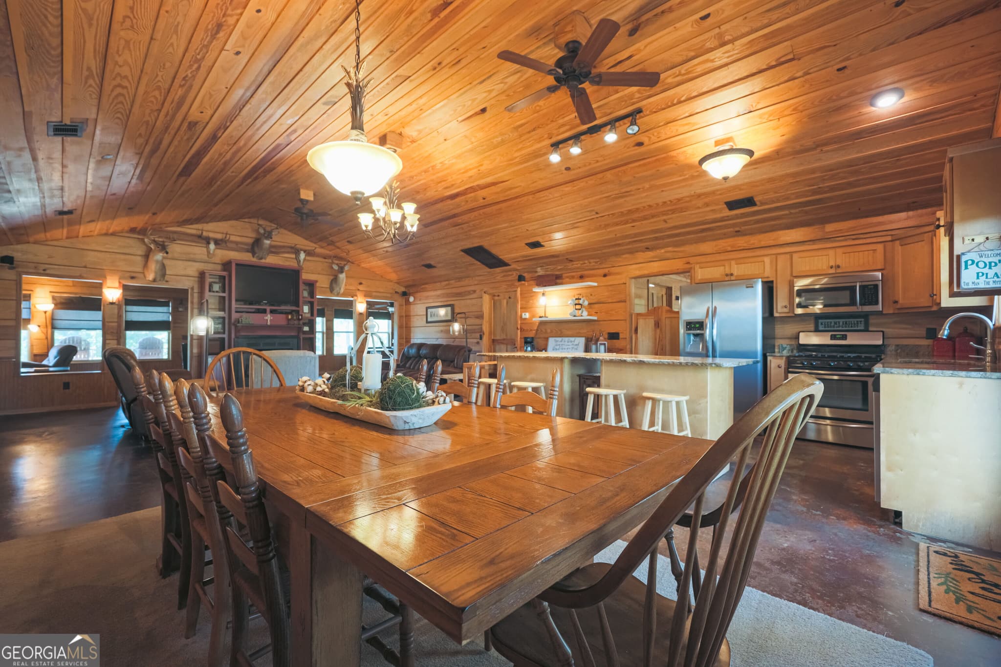 3 bedroom, 2 bathroom, 2,392 sq ft single family residence for sale at 3733 Oak Hill Road, Blackshear, GA 31516 — photo 10