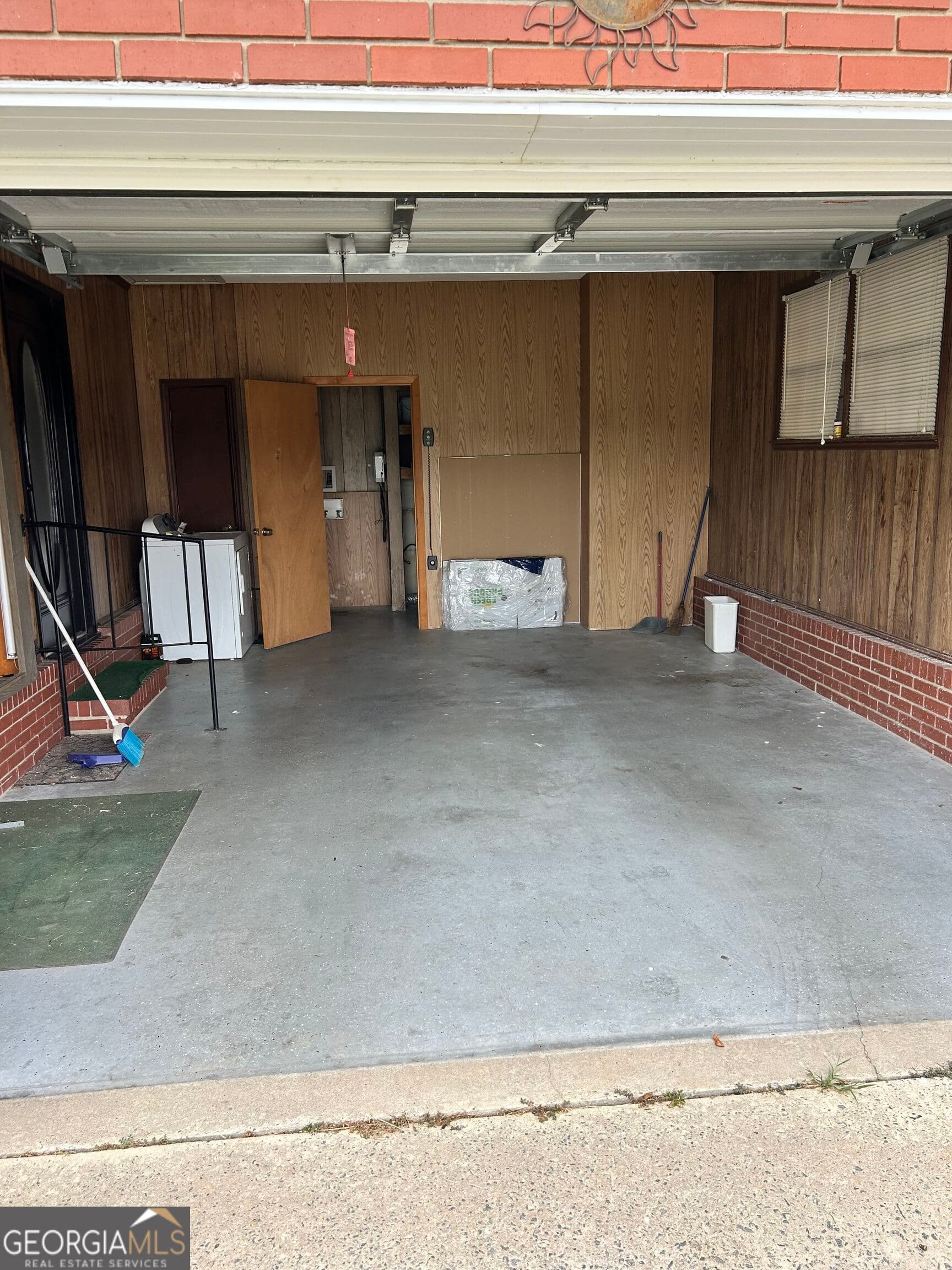 3 bedroom, 3 bathroom, 2,706 sq ft single family residence for sale at 202 E 15th Street, Alma, GA 31510 — photo 5