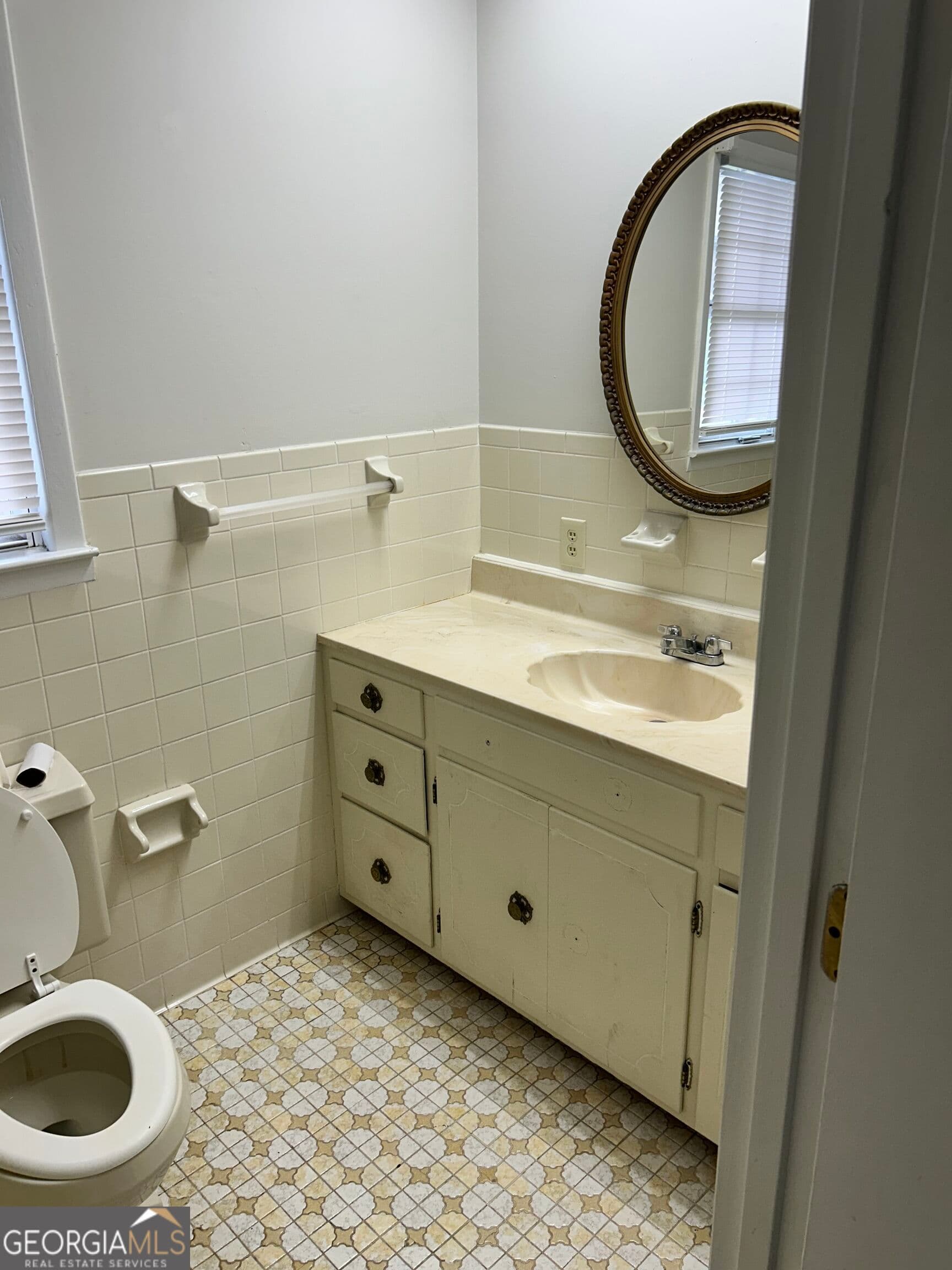 3 bedroom, 3 bathroom, 2,706 sq ft single family residence for sale at 202 E 15th Street, Alma, GA 31510 — photo 8