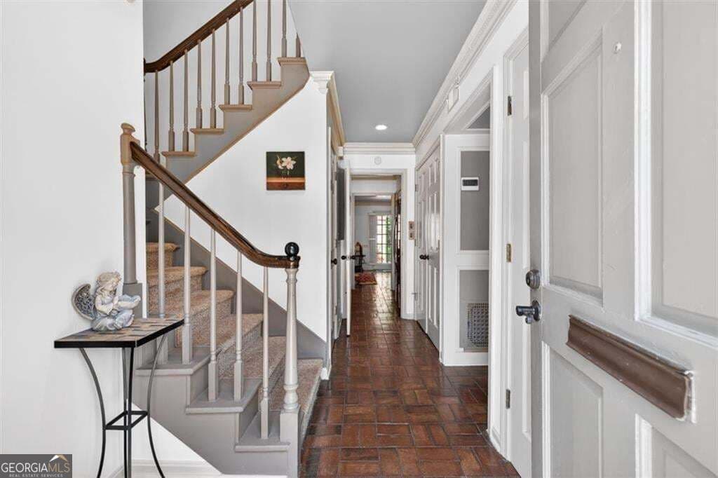 3 bedroom, 2.5 bathroom, 1,944 sq ft townhouse for sale at 1631 Executive Park Lane, Atlanta, GA 30329 — photo 2
