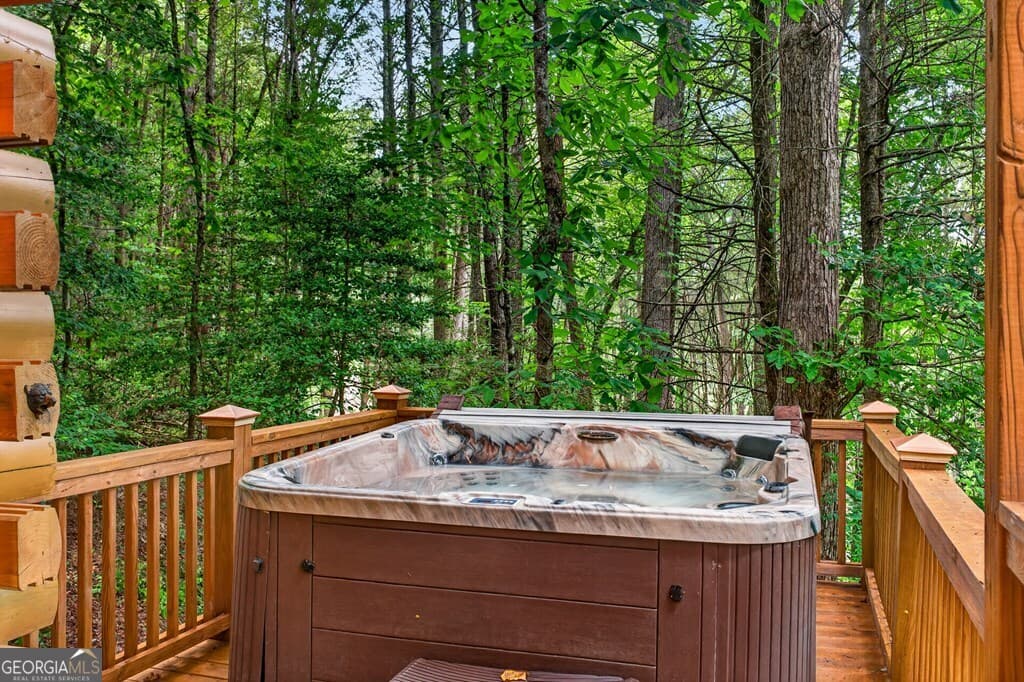 4 bedroom, 3 bathroom, 2,140 sq ft cabin,single family residence for sale at 357 Hemlock Trail, Blue Ridge, GA 30513 — photo 6