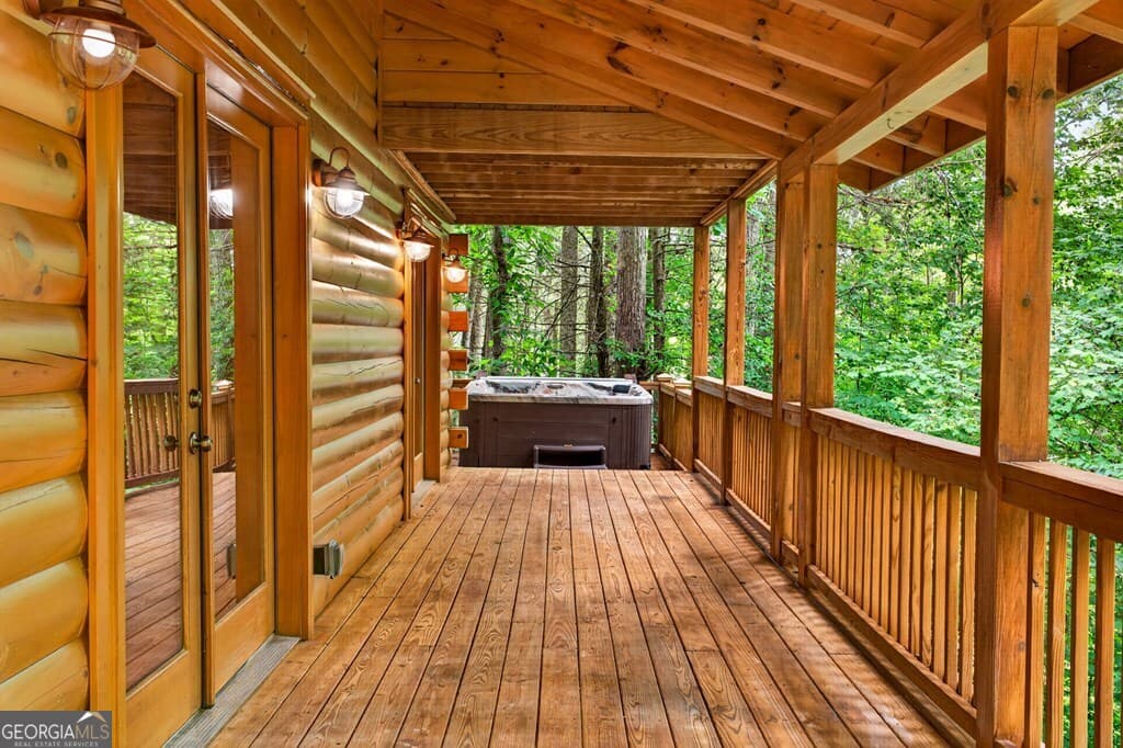 4 bedroom, 3 bathroom, 2,140 sq ft cabin,single family residence for sale at 357 Hemlock Trail, Blue Ridge, GA 30513 — photo 5