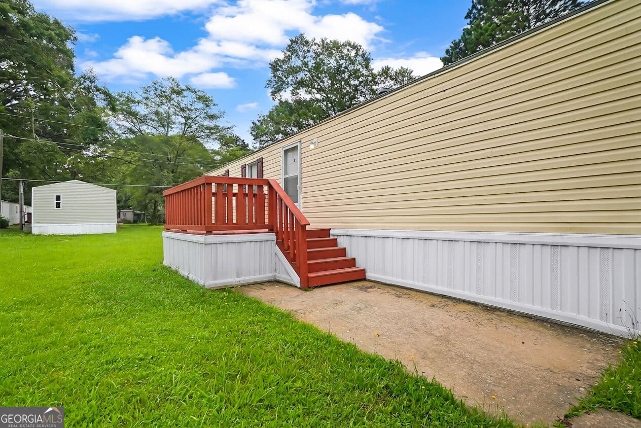 3 bedroom, 2 bathroom, 1,064 sq ft manufactured home,single family residence for rent at 1512 Highway 54 # C-319, Fayetteville, GA 30214 for $1,700 a month — photo 2