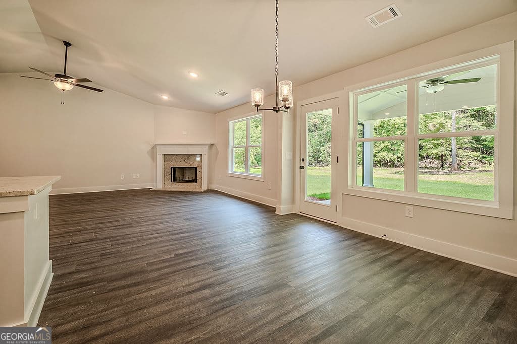 4 bedroom, 3 bathroom, 2,300 sq ft single family residence for sale at 214 Wilson Garage Road, Commerce, GA 30529 — photo 7