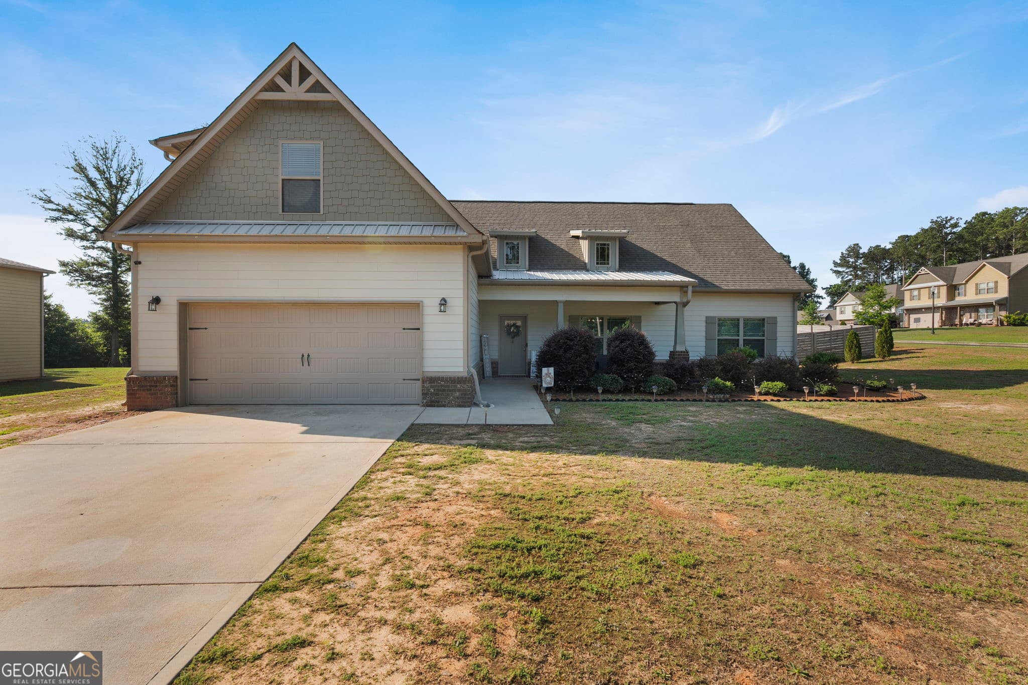 4 bedroom, 3 bathroom, 2,710 sq ft single family residence for sale at 1202 Coldwater Court, Griffin, GA 30224 — photo 1 of 37