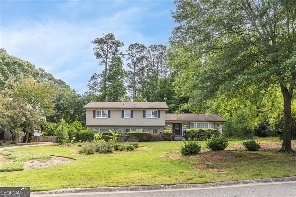 4 bedroom, 2.5 bathroom, 2,859 sq ft single family residence sold at 5321 Manhasset Cove, Atlanta, GA 30338