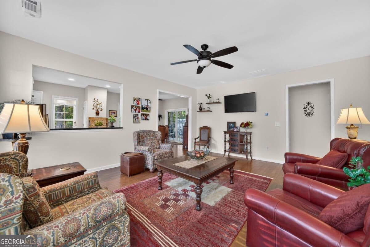 2 bedroom, 2 bathroom, 1,325 sq ft single family residence for sale at 1230 Summer Hollow Road, Greensboro, GA 30642 — photo 7