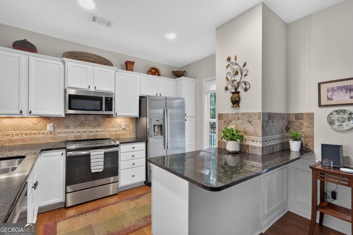 2 bedroom, 2 bathroom, 1,325 sq ft single family residence for sale at 1230 Summer Hollow Road, Greensboro, GA 30642 — photo 8