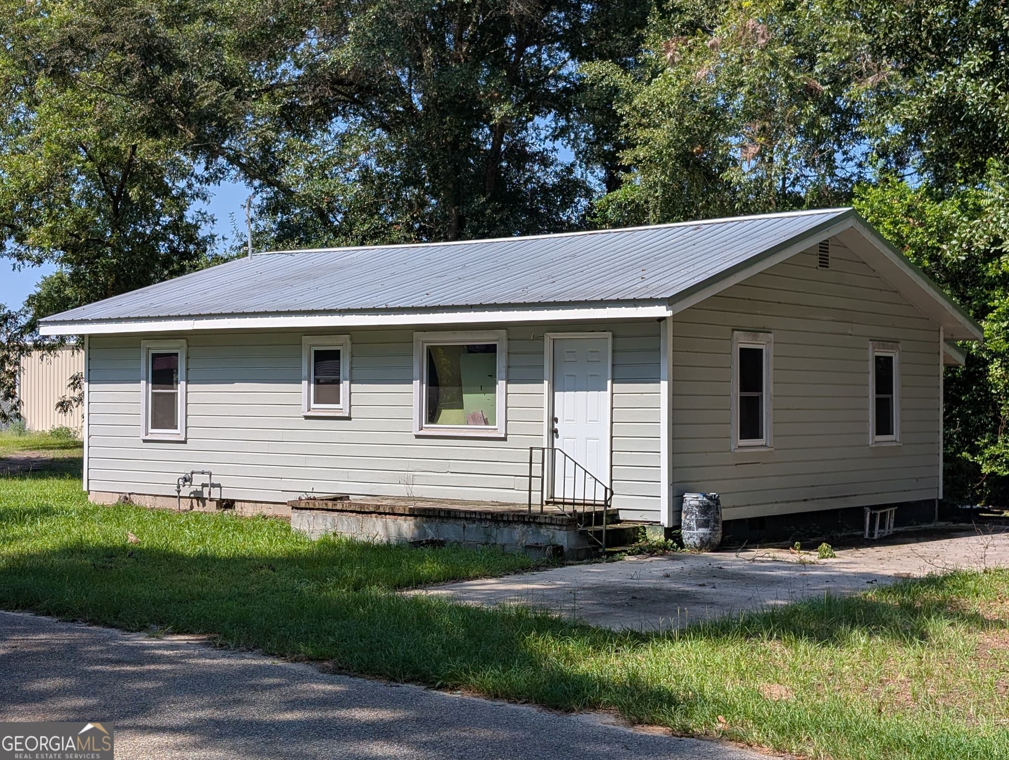 2 bedroom, 1 bathroom, 936 sq ft single family residence for sale at 507 Forsyth Street, Montezuma, GA 31063 — photo 2