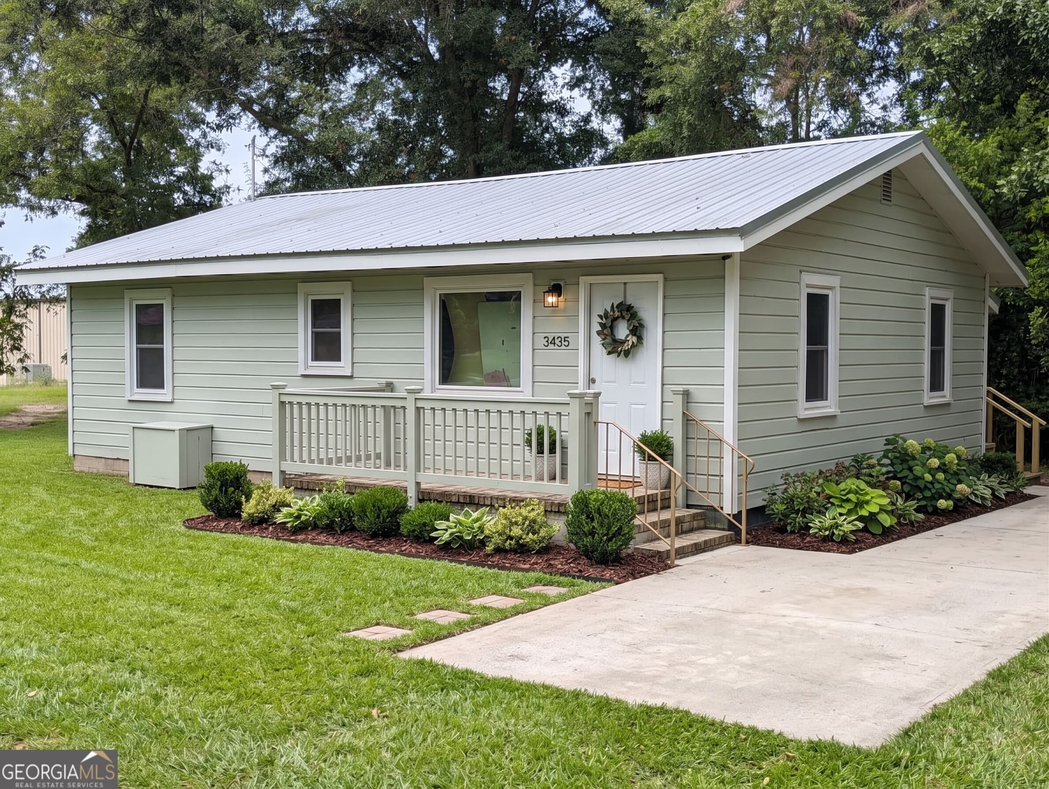 2 bedroom, 1 bathroom, 936 sq ft single family residence for sale at 507 Forsyth Street, Montezuma, GA 31063