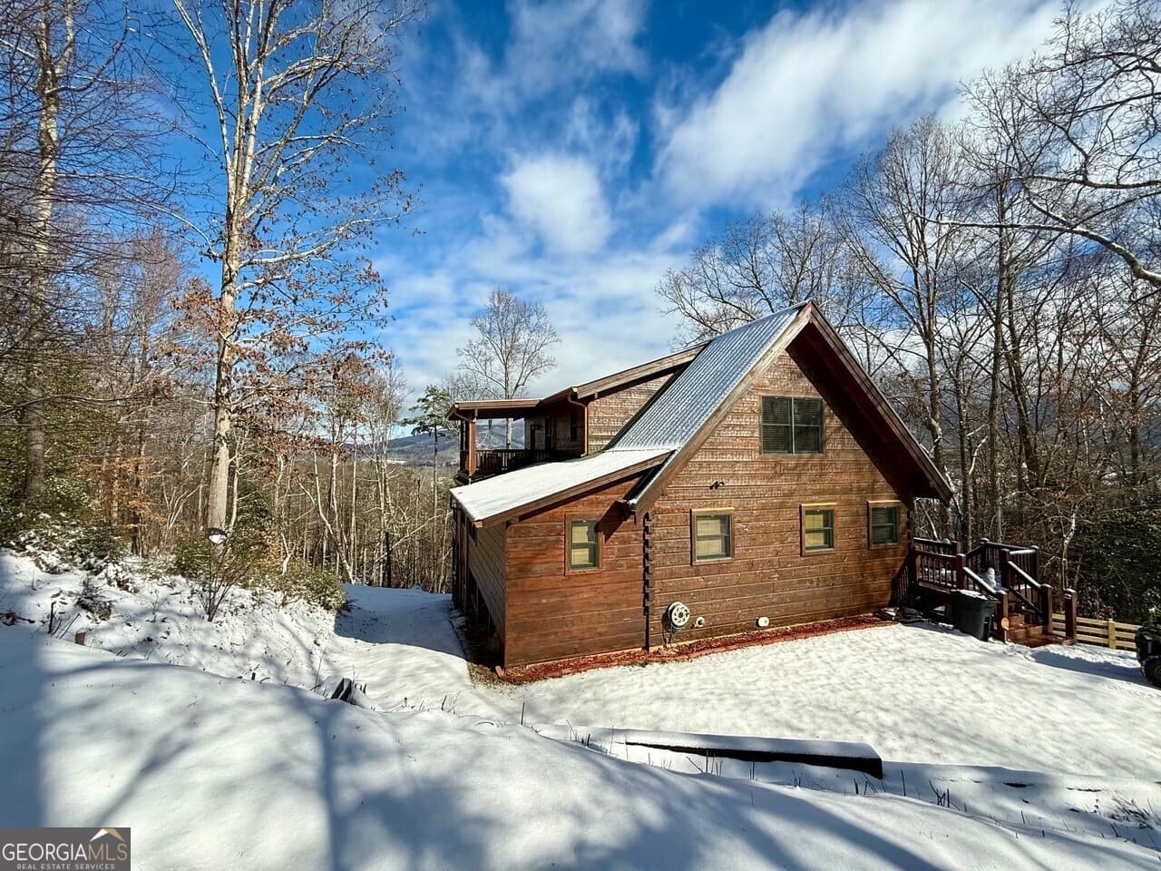 3 bedroom, 3.5 bathroom, 3,162 sq ft cabin,single family residence for sale at 6341 W Laurel Lane, Young Harris, GA 30582 — photo 5
