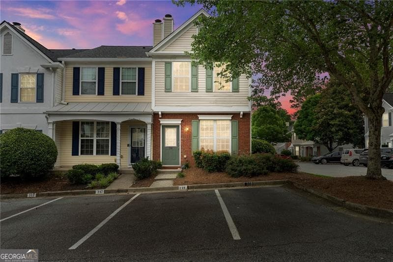 2 bedroom, 2.5 bathroom, 1,216 sq ft townhouse sold at 318 Devonshire Drive, Alpharetta, GA 30022