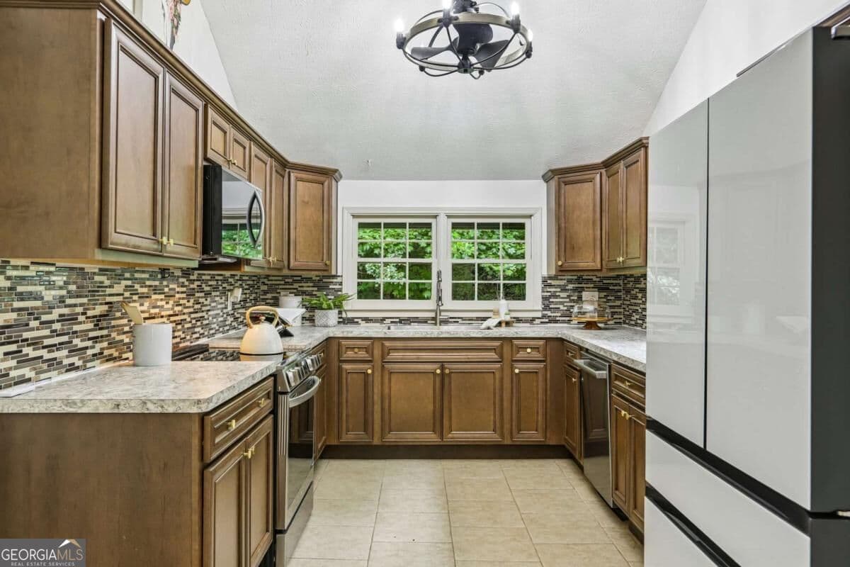 4 bedroom, 2.5 bathroom, 1,881 sq ft single family residence for sale at 4990 Daniell Mill Road, Winston, GA 30187 — photo 6