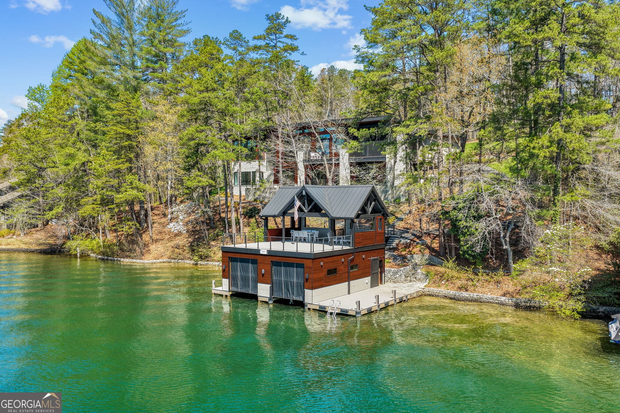 5 bedroom, 7 bathroom, 4,586 sq ft single family residence for sale at 565 Wildflower Circle, Clarkesville, GA 30523 — photo 5