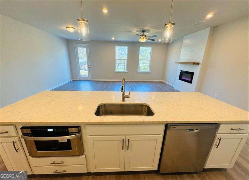 3 bedroom, 2.5 bathroom, 2,038 sq ft townhouse for rent at 4645 Amethyst Cove, Kennesaw, GA 30144 for $2,600 a month — photo 6