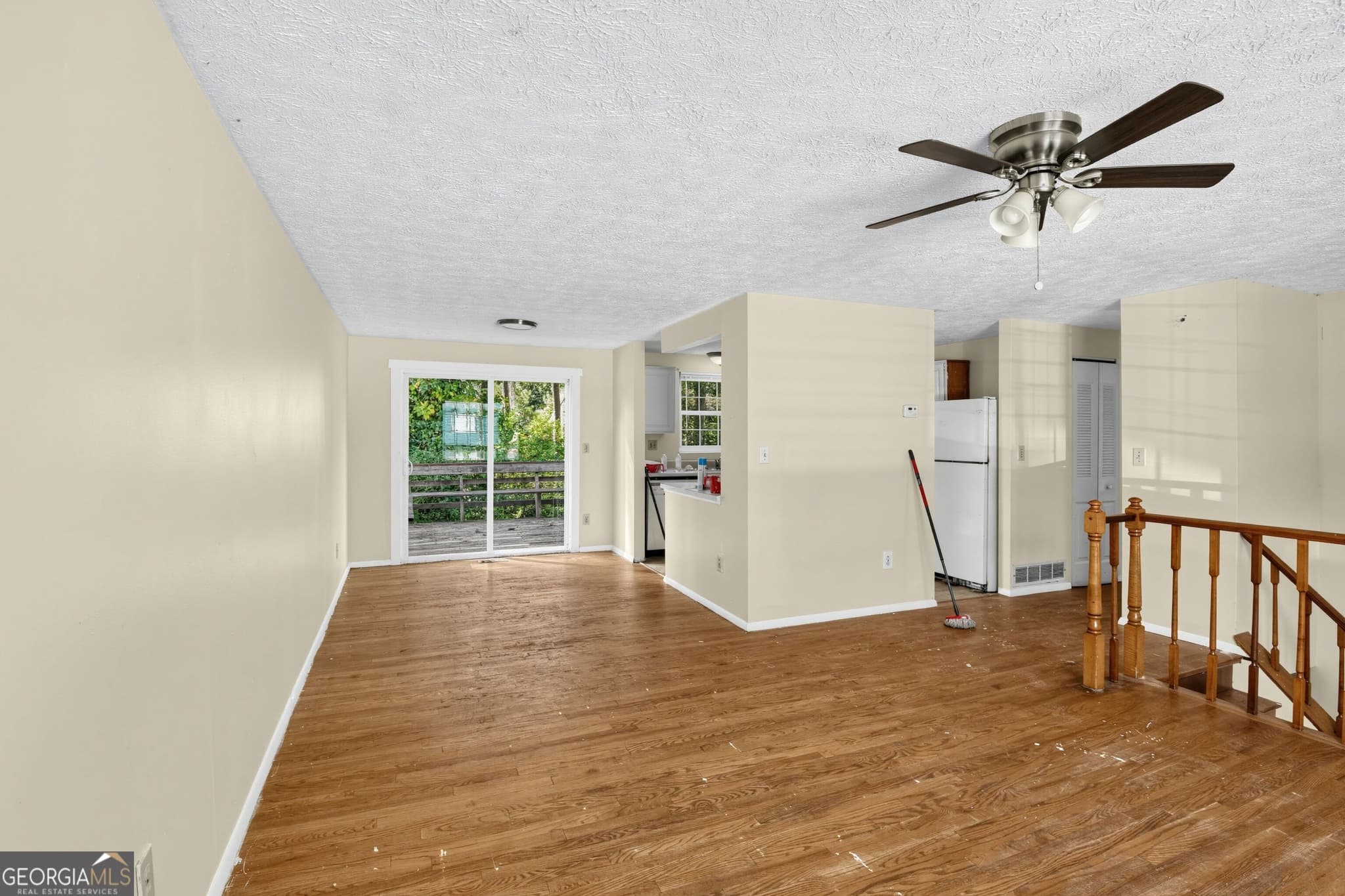 4 bedroom, 2 bathroom, 1,788 sq ft single family residence for sale at 4755 White Oak Trail, Stone Mountain, GA 30088 — photo 4