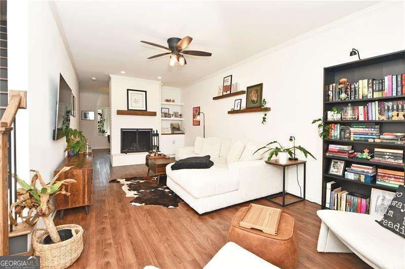 3 bedroom, 2.5 bathroom, 1,800 sq ft townhouse for sale at 230 West Avenue 1, Carrollton, GA 30117 — photo 2