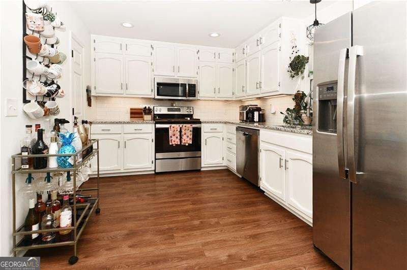 3 bedroom, 2.5 bathroom, 1,800 sq ft townhouse for sale at 230 West Avenue 1, Carrollton, GA 30117 — photo 8