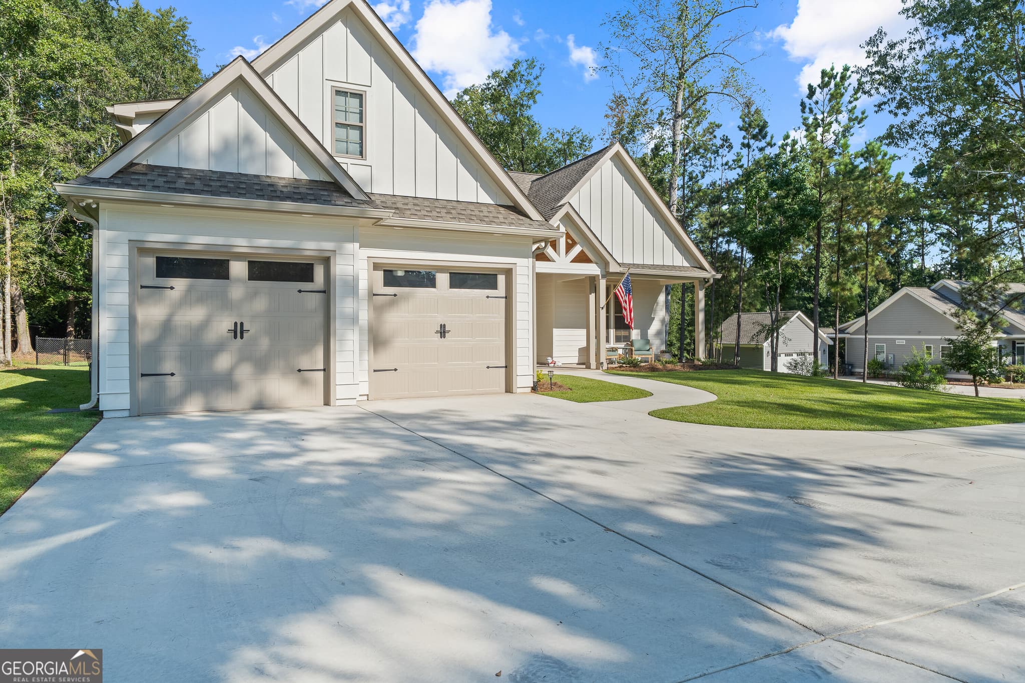 4 bedroom, 3.5 bathroom, 2,538 sq ft single family residence for sale at 514 High Bluff Court, Milledgeville, GA 31061 — photo 3