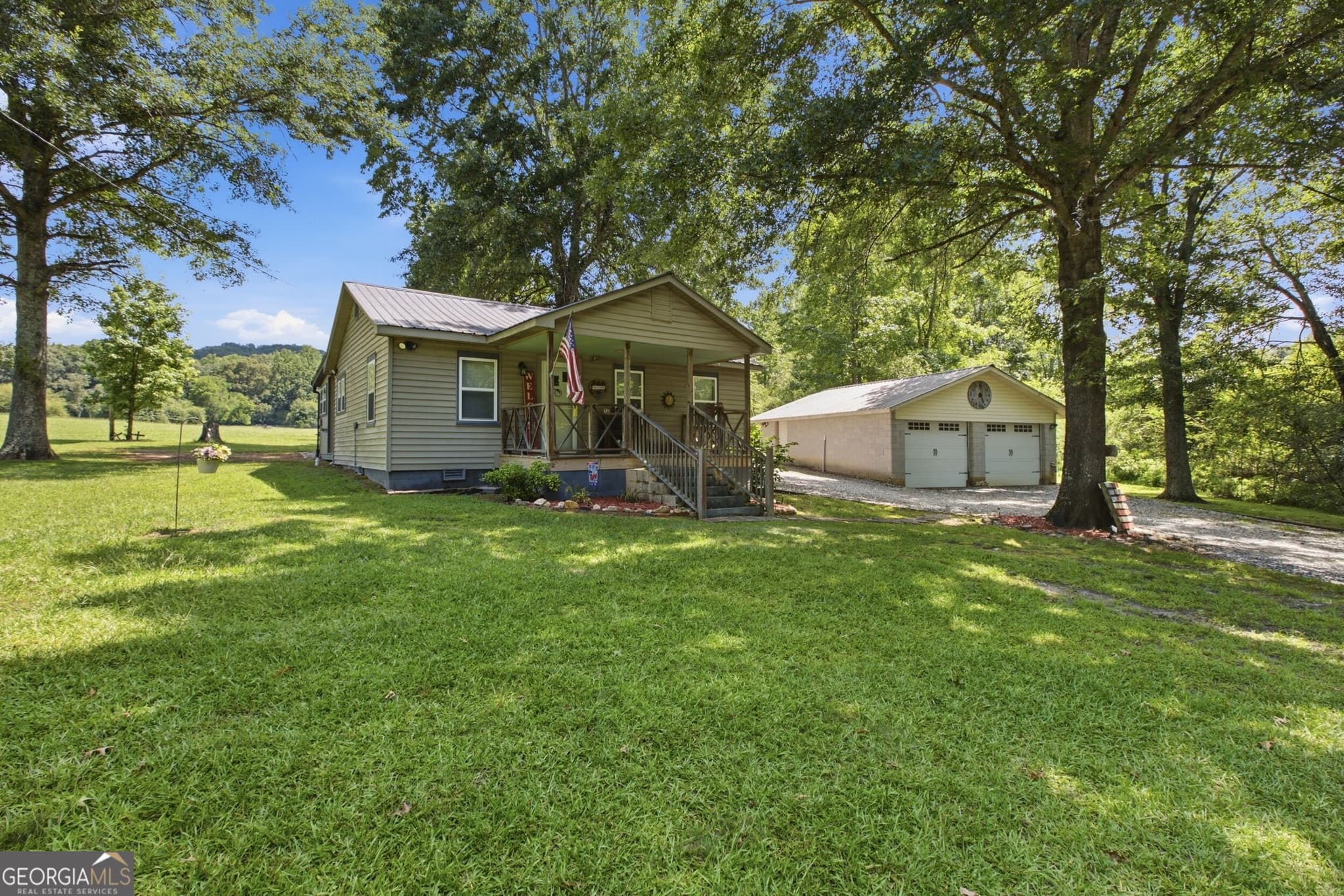 2 bedroom, 1 bathroom, 780 sq ft farm for sale at 525 Amys Creek Road 3 AC, Clarkesville, GA 30523 — photo 2