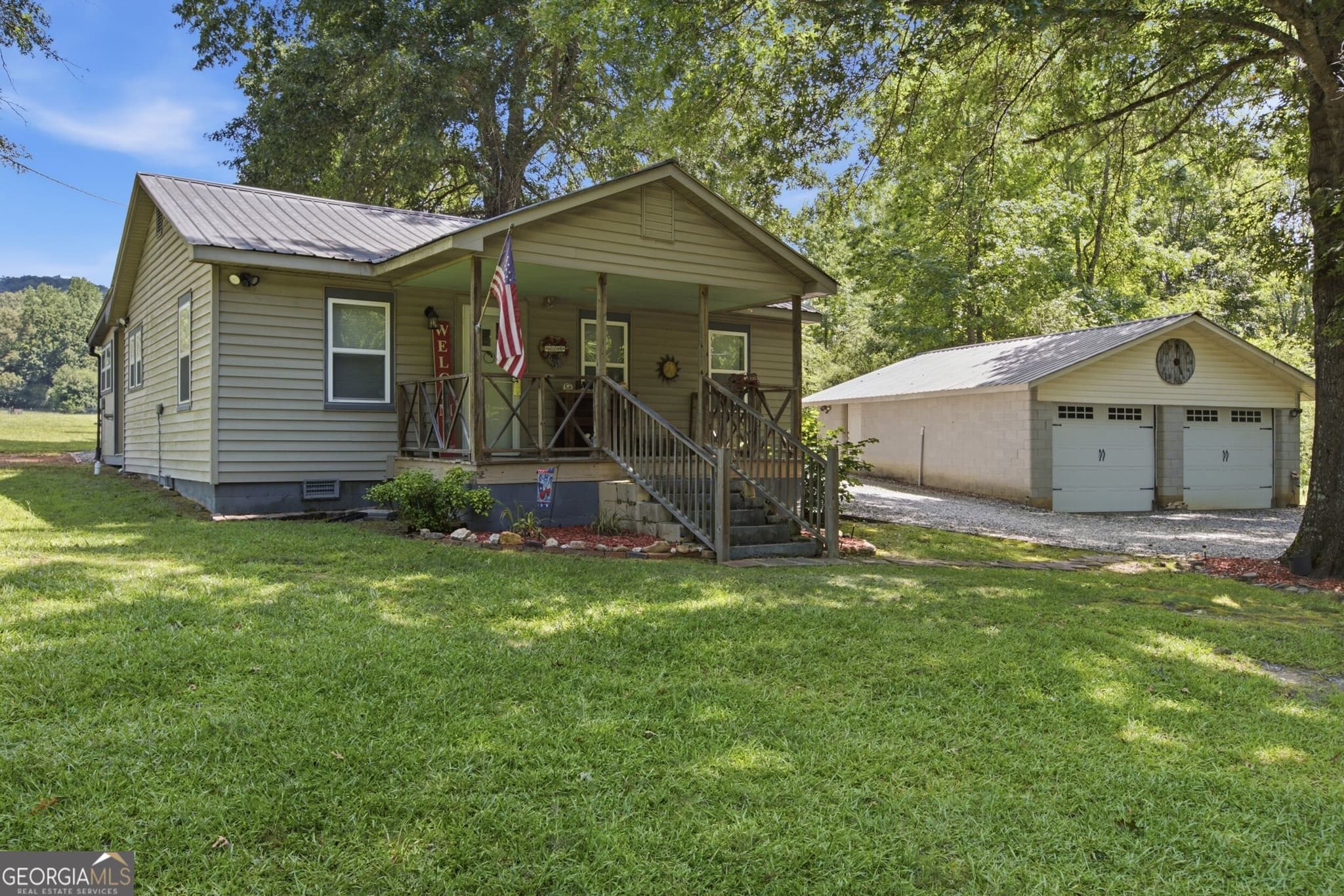 2 bedroom, 1 bathroom, 780 sq ft farm for sale at 525 Amys Creek Road 3 AC, Clarkesville, GA 30523 — photo 1 of 19