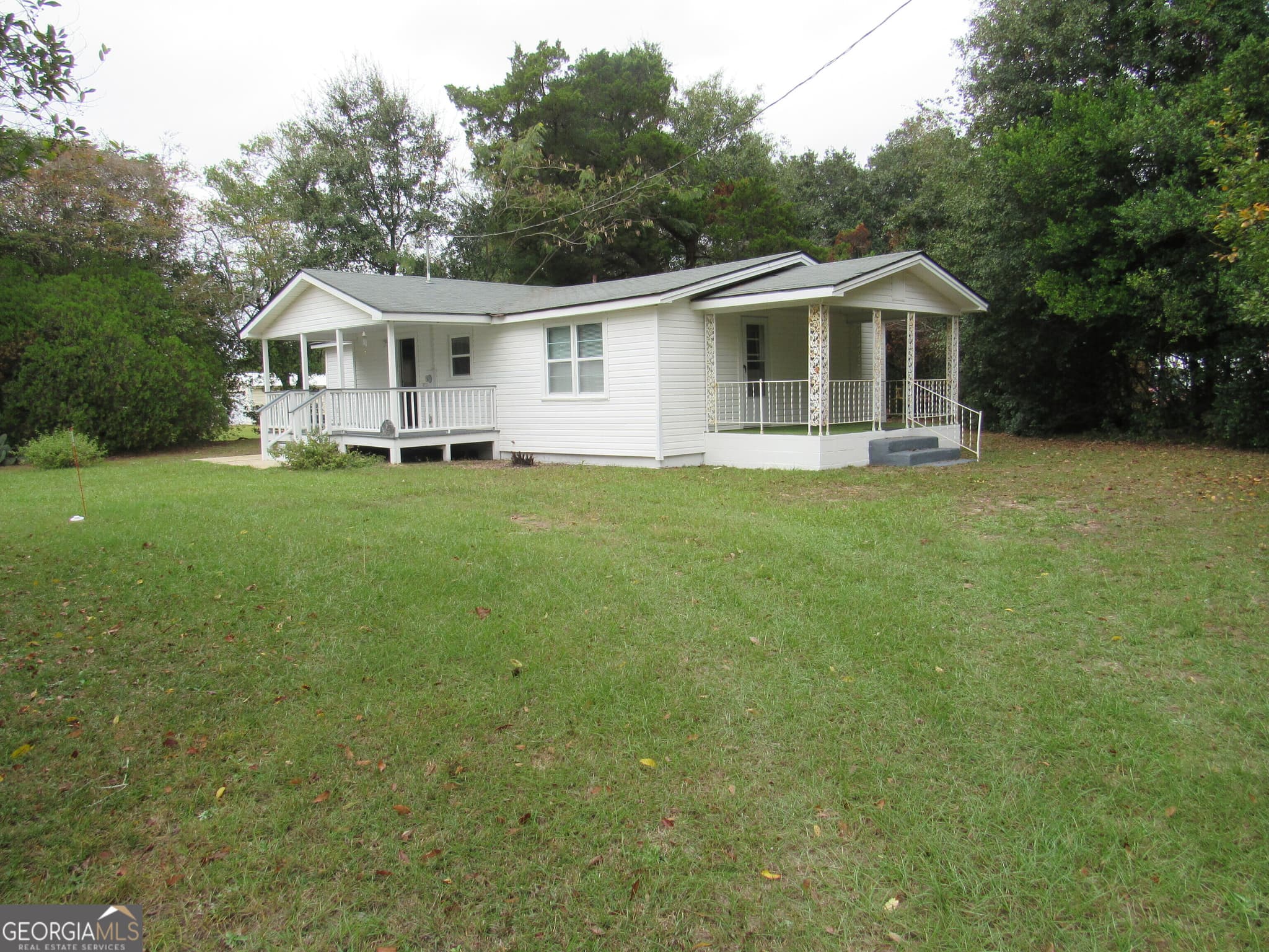 2 bedroom, 2 bathroom, 1,186 sq ft single family residence for sale at 112 Judy Avenue, Cordele, GA 31015 — photo 2