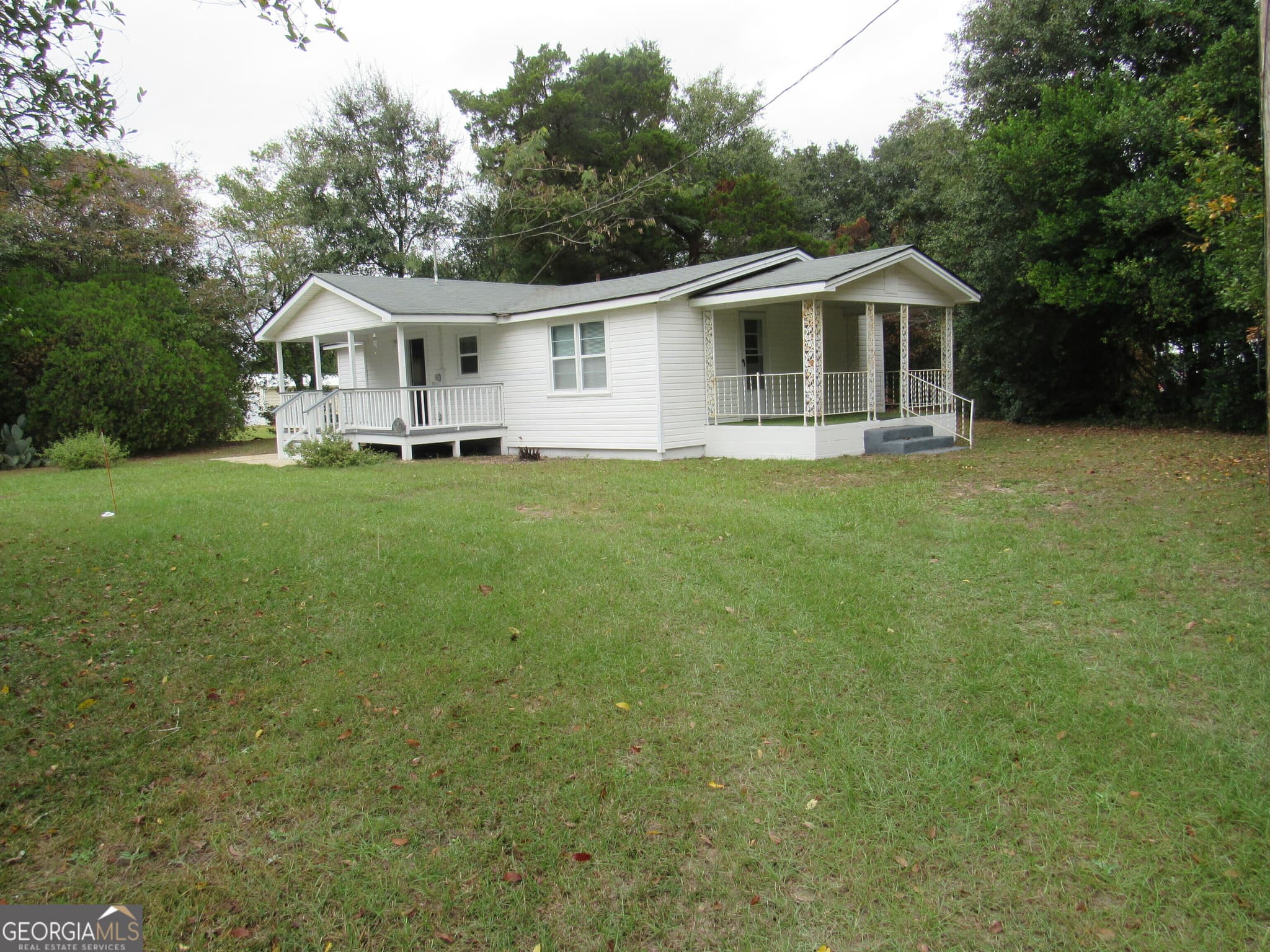 2 bedroom, 2 bathroom, 1,186 sq ft single family residence for sale at 112 Judy Avenue, Cordele, GA 31015 — photo 4